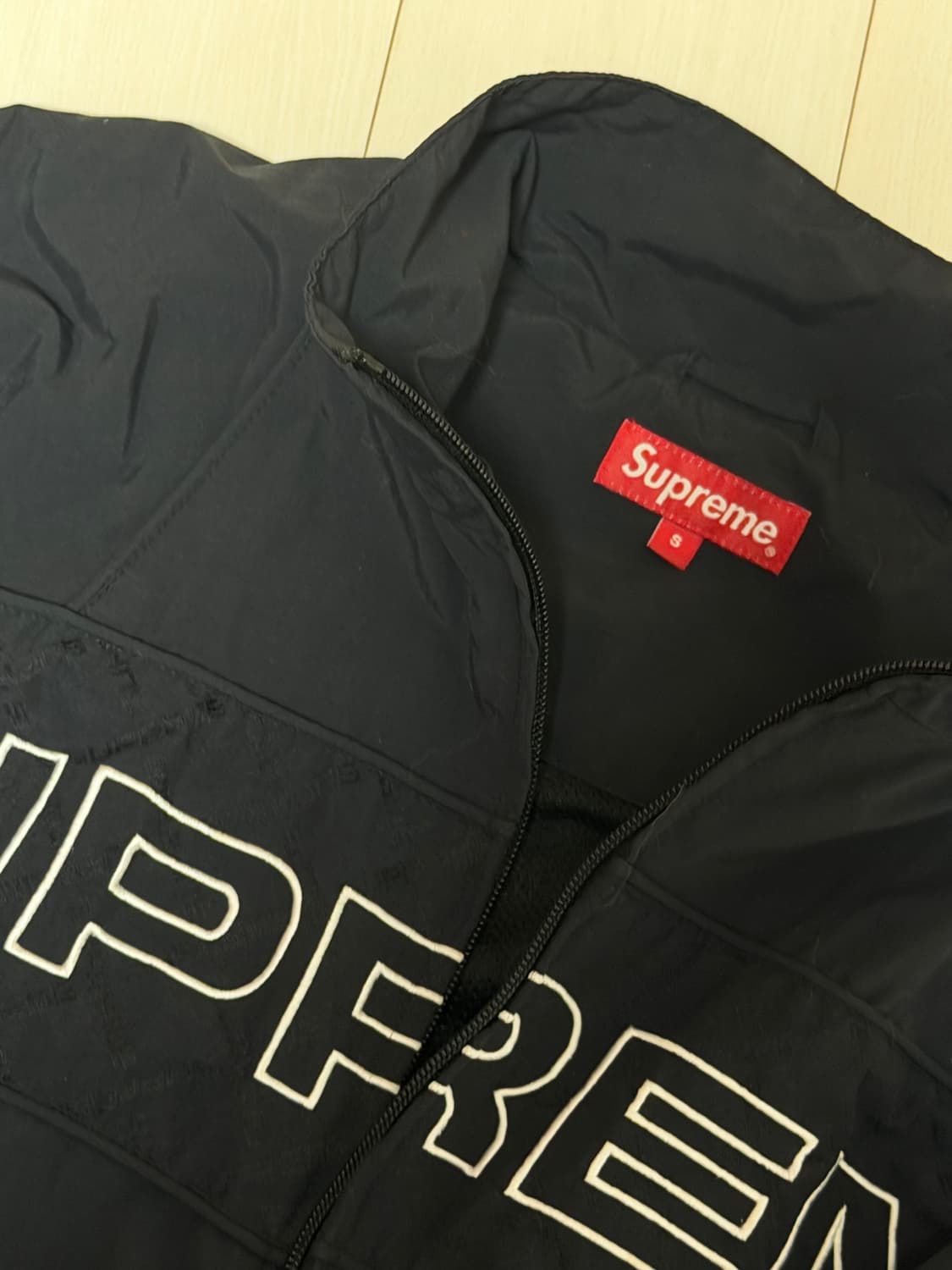 슈프림 자카드 패널 트랙 자켓 블랙 - 22FW 상품이미지3