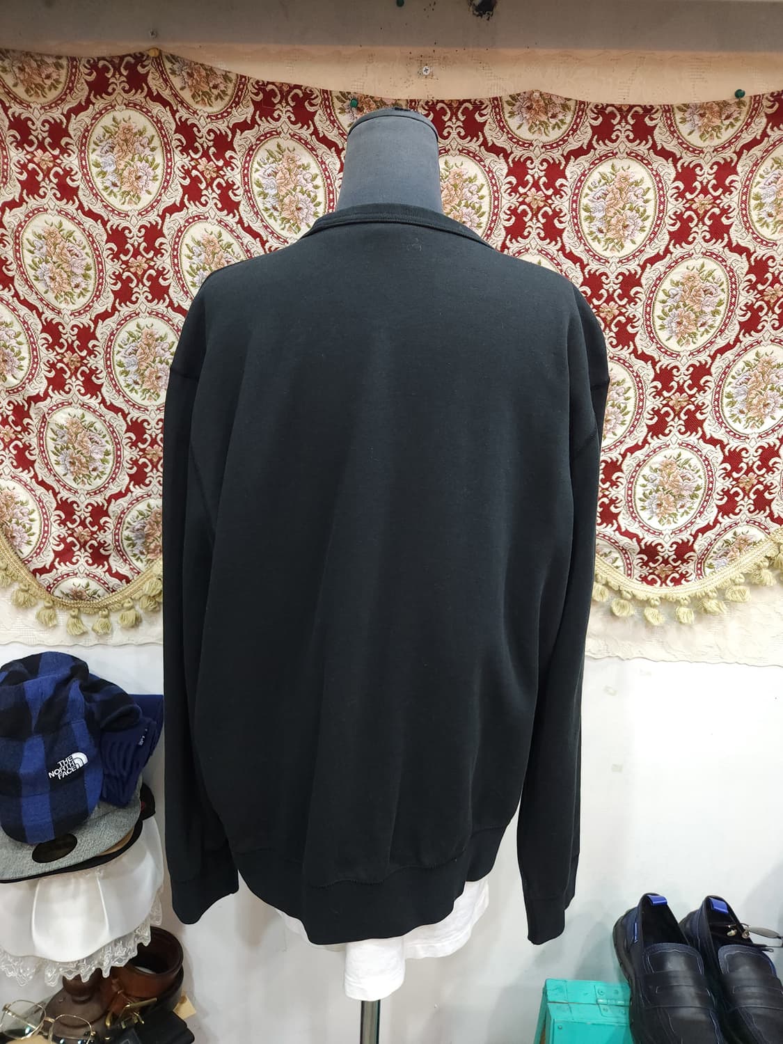 폴로 랄프로렌 블랙 맨투맨

 상품이미지8