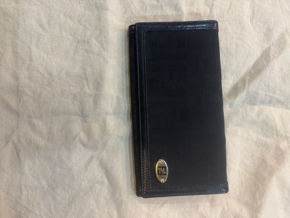 정품 펜디 주카 장지갑 팝니다 상품이미지1