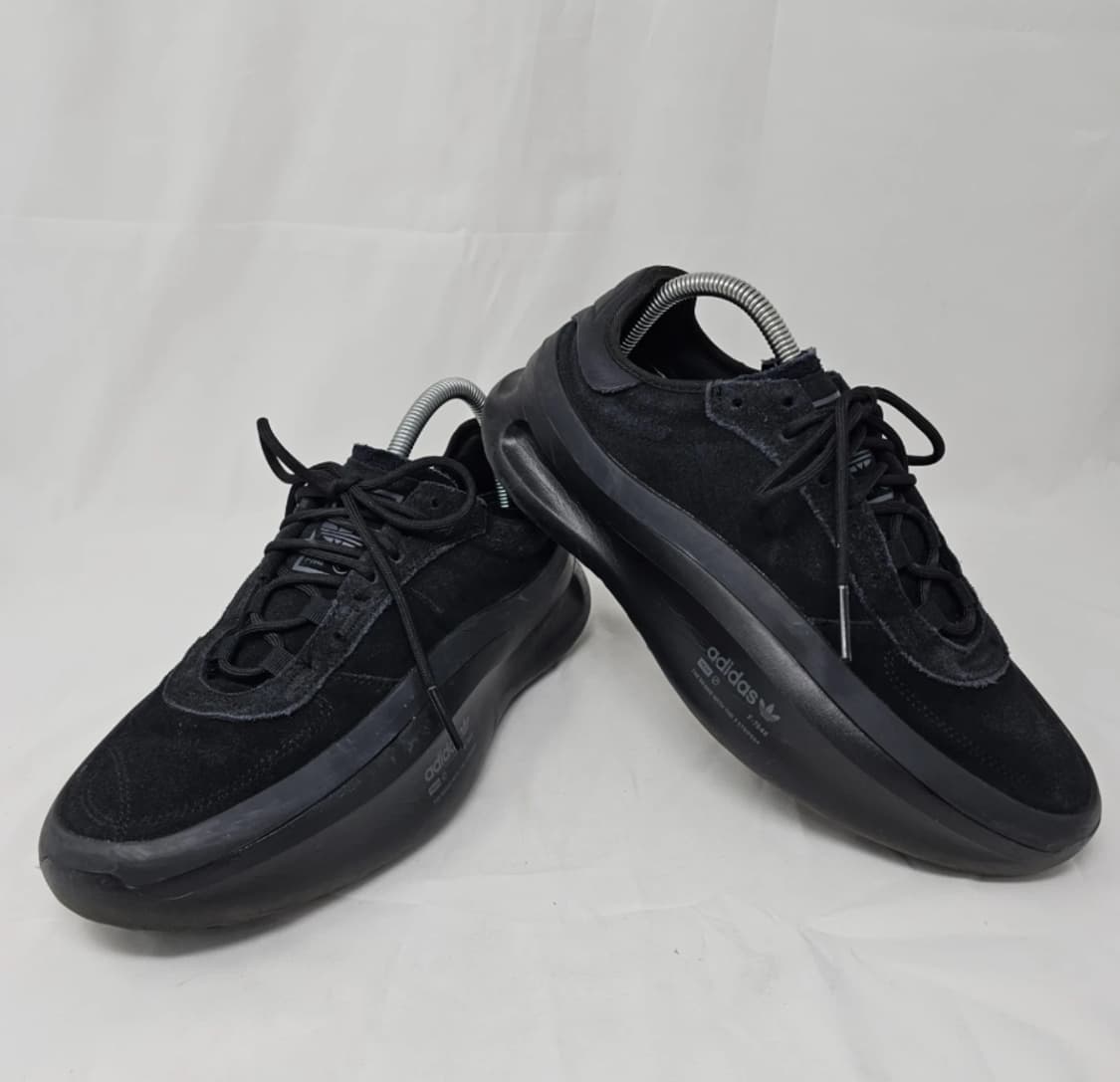 아디다스 올블랙 운동화 265mm 상품이미지1