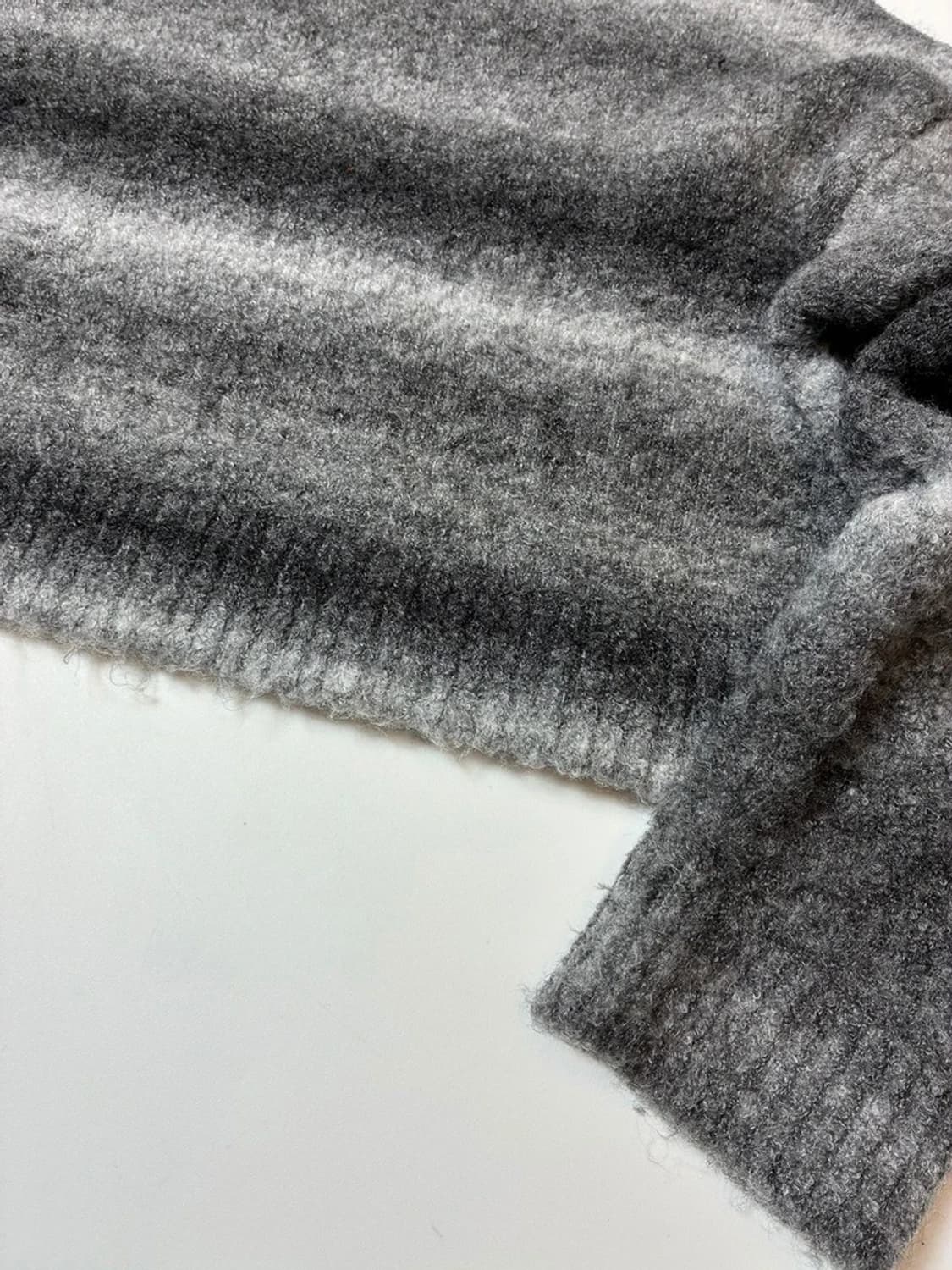 어반드레스 23FW 그라데이션 크롭 니트 PN9353 상품이미지3