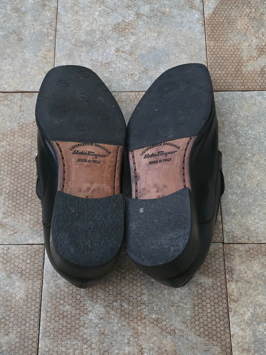 (255)페라가모 블랙 로퍼 구두 상품이미지8