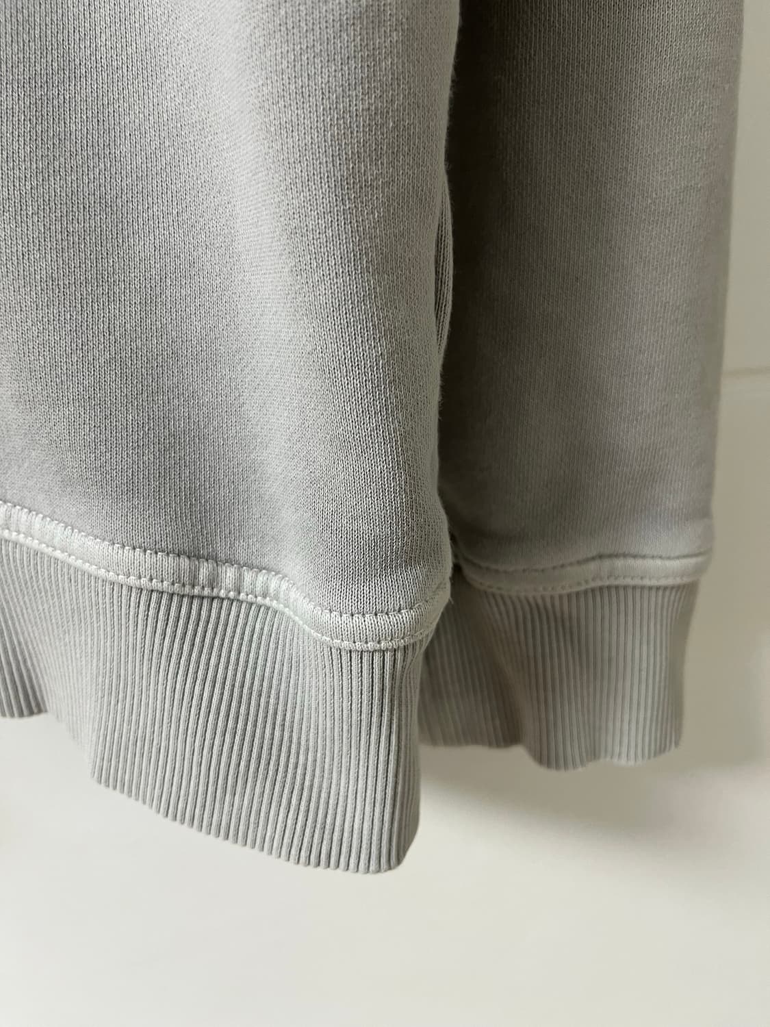 코스 맨투맨 코스 반집업 상품이미지5