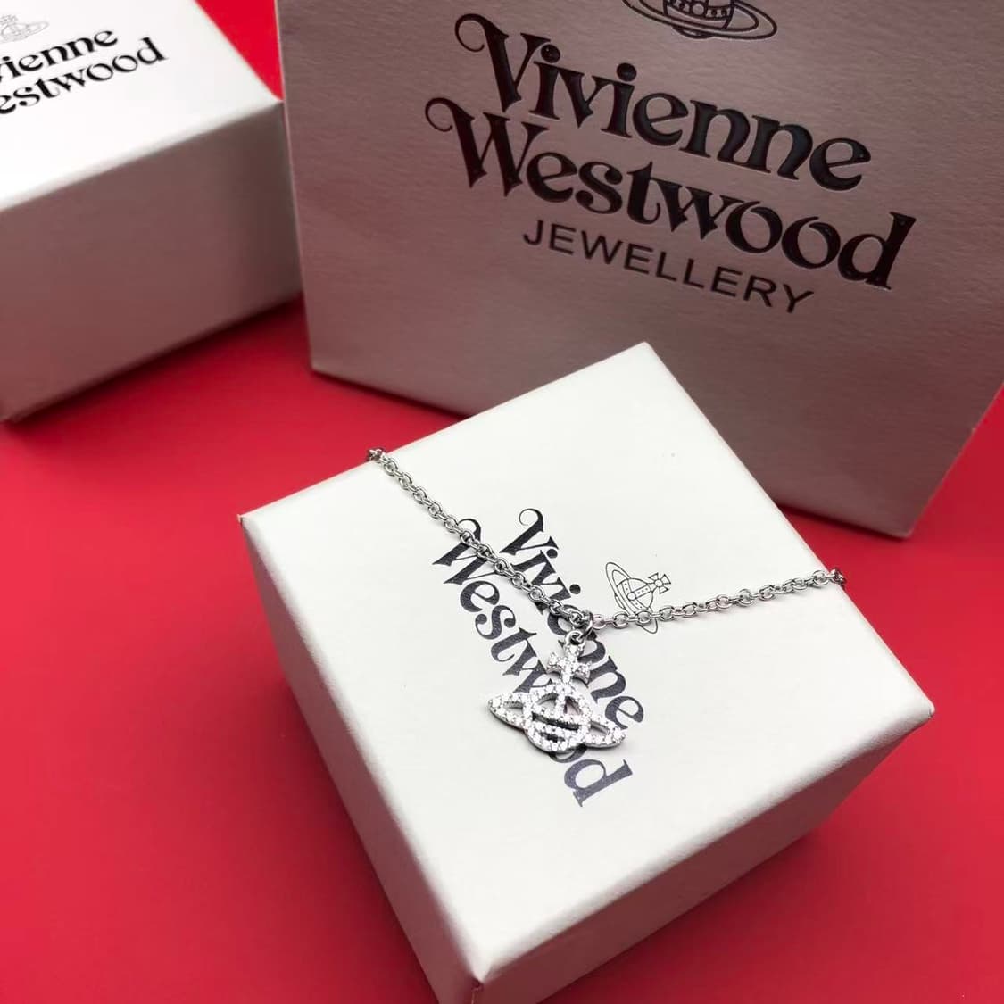 비비안 웨스트우드 Petite Orb Pendant Necklace 상품이미지2