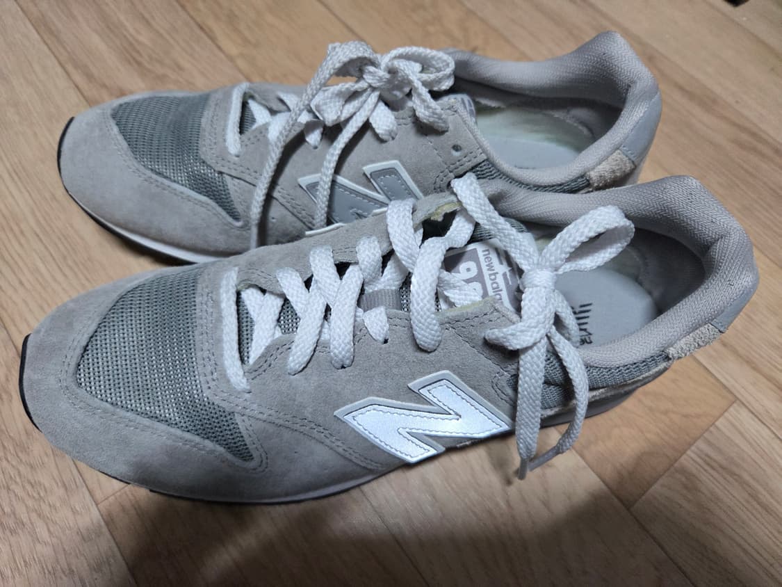 뉴발란스 996 그레이 255 팝니다 상품이미지1