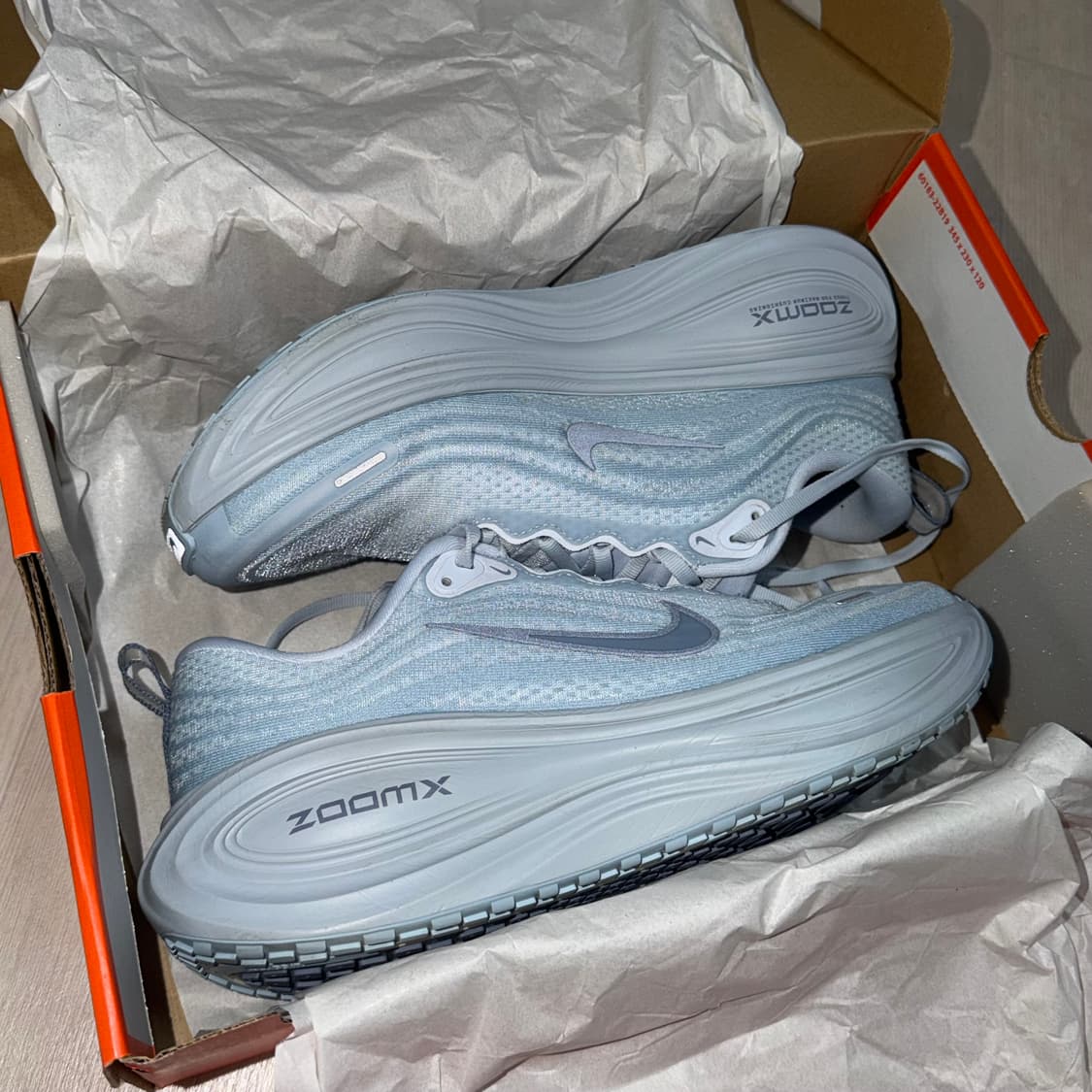 (270) 나이키 보메로 플러스 풋볼그레이 런닝화 상품이미지8