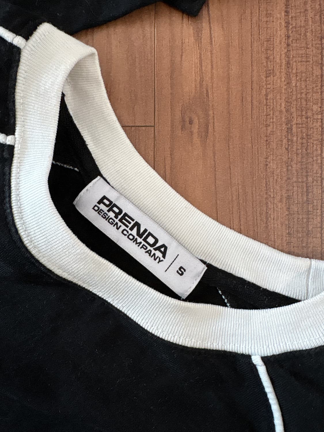 [프렌다] 오버핏 롱슬리브 블랙 상품이미지3