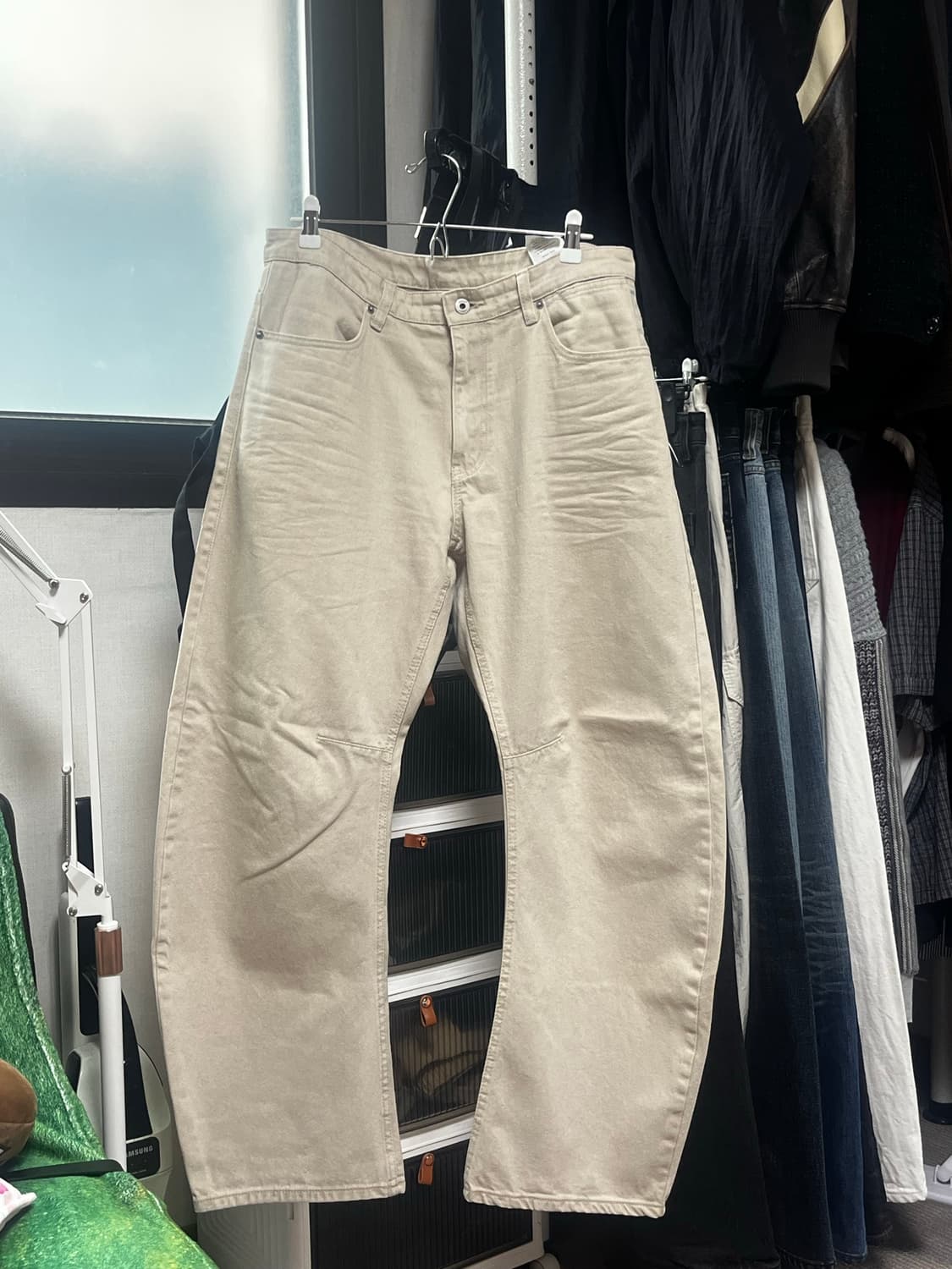 쿠어 엠보 워시드 딥 커브드 데님팬츠 L 상품이미지1