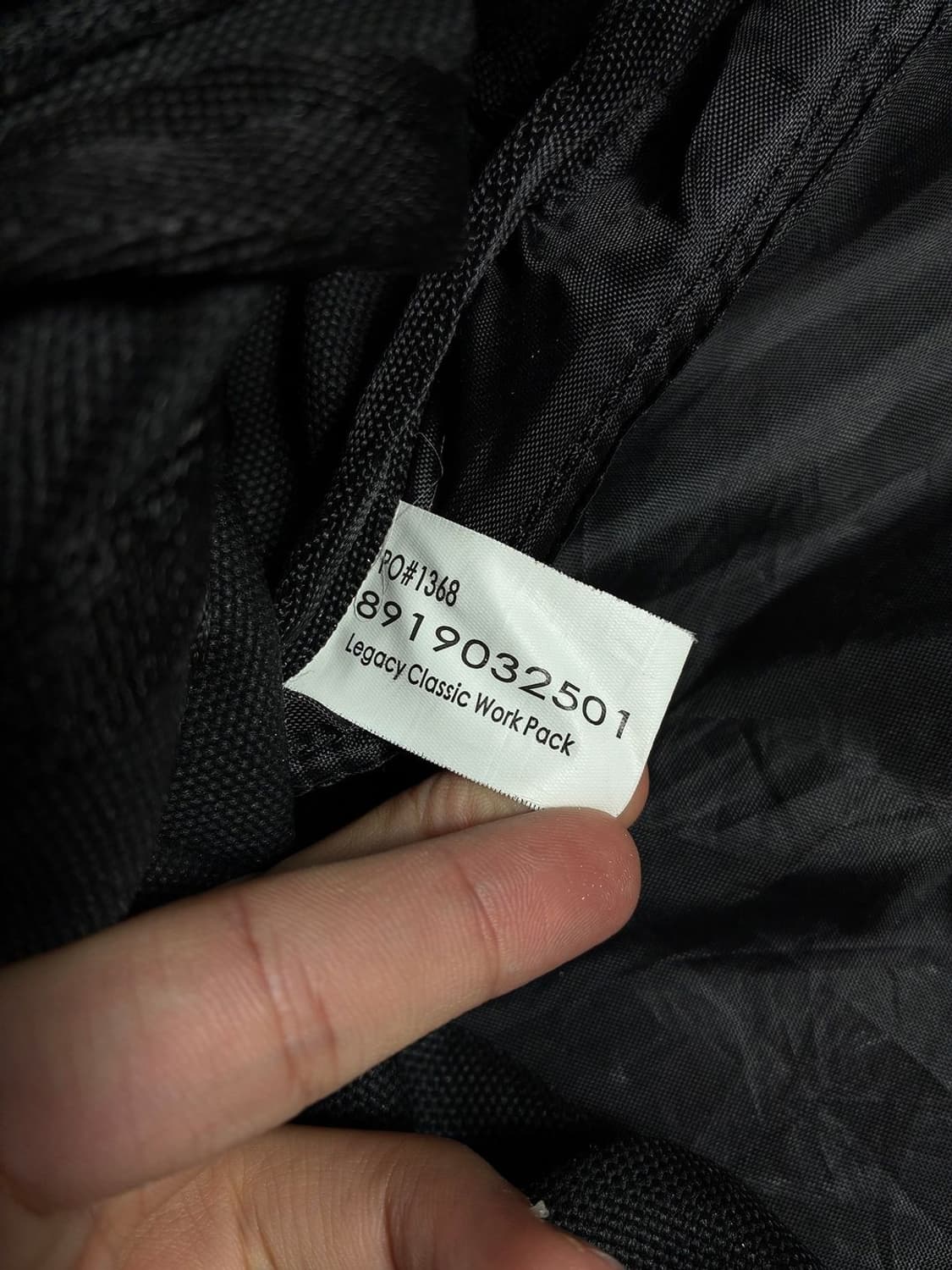 칼하트 클래식 로고 패치 블랙 백팩 PR2347 상품이미지9