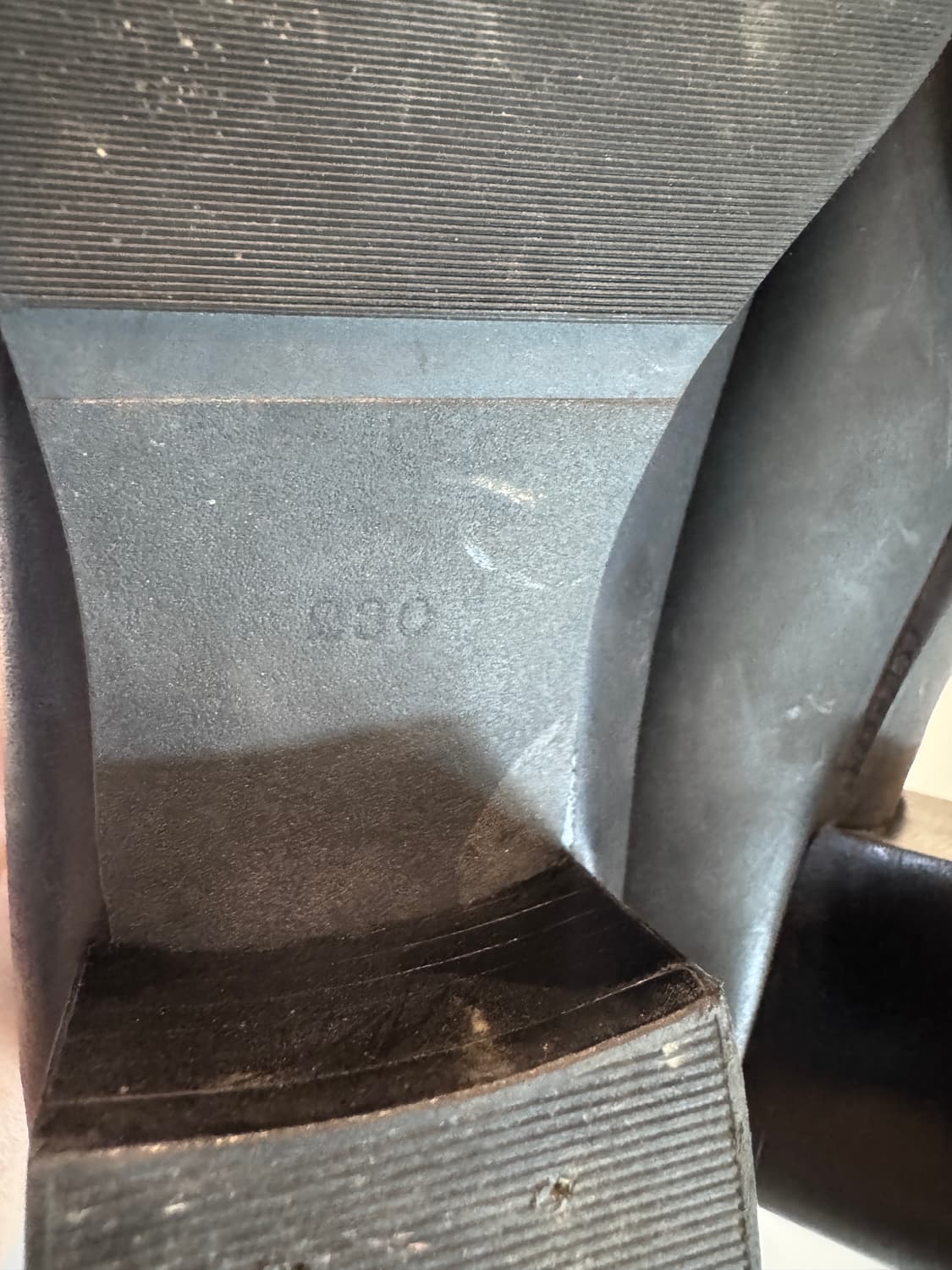 아모멘토 round toe strap pumps 판매합니다 상품이미지5