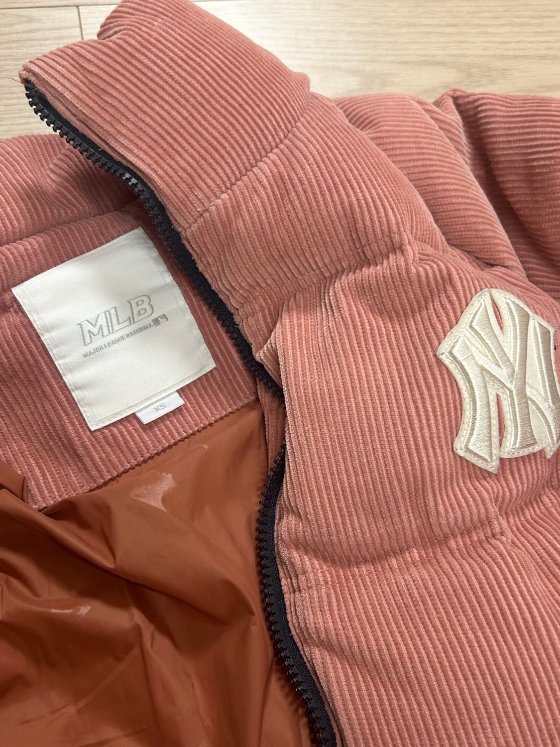 mlb 엠엘비 코듀로이 덕다운 숏패딩 xs 상품이미지2