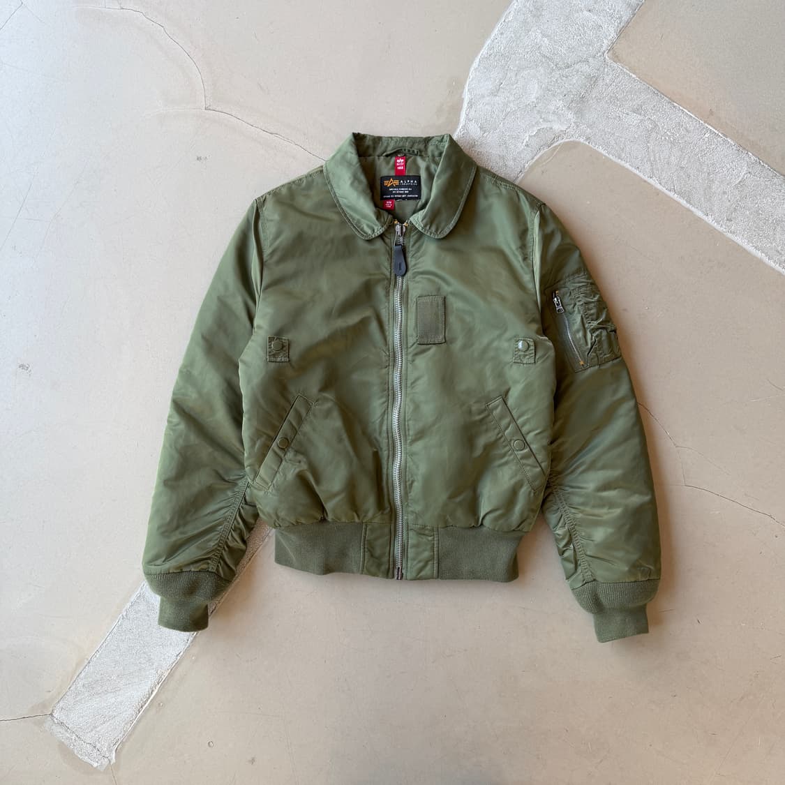 알파 인더스트리 b-15 플라이트 자켓 상품이미지1