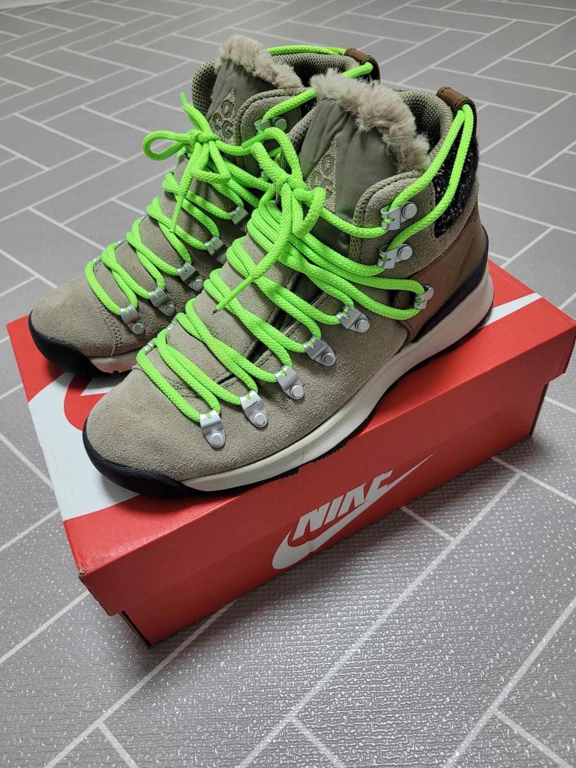 나이키 ACG 줌 미드 아스토리아 여성 하이킹 부츠 230 상품이미지3