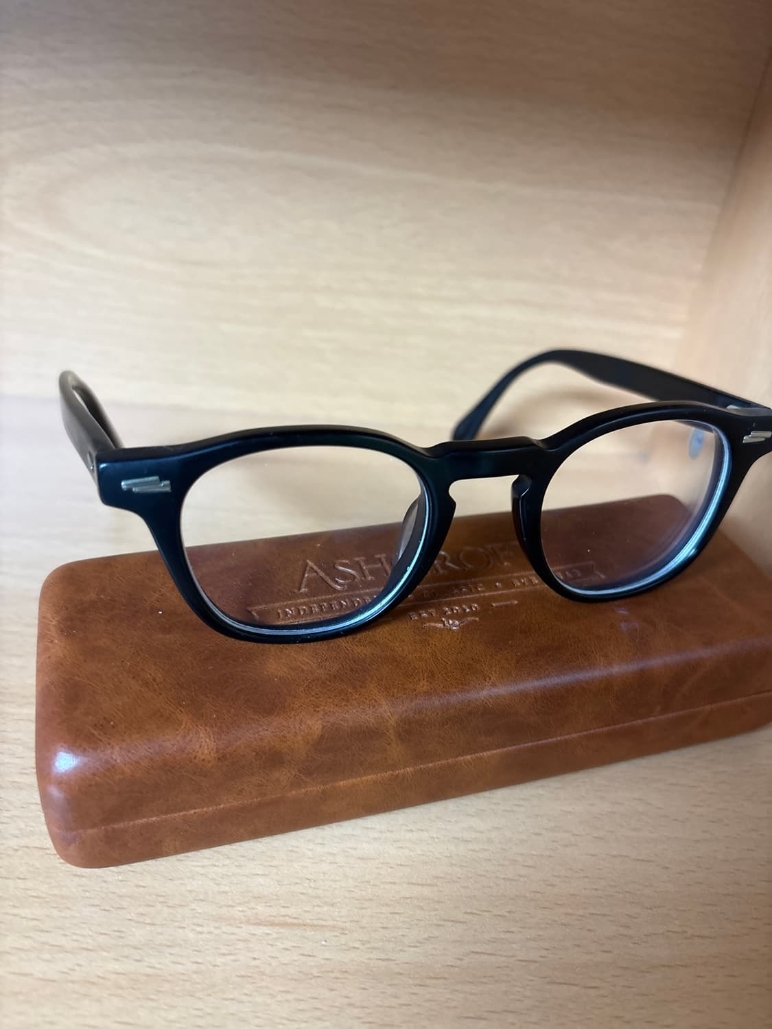 애쉬 크로프트 뿔테안경 상품이미지1