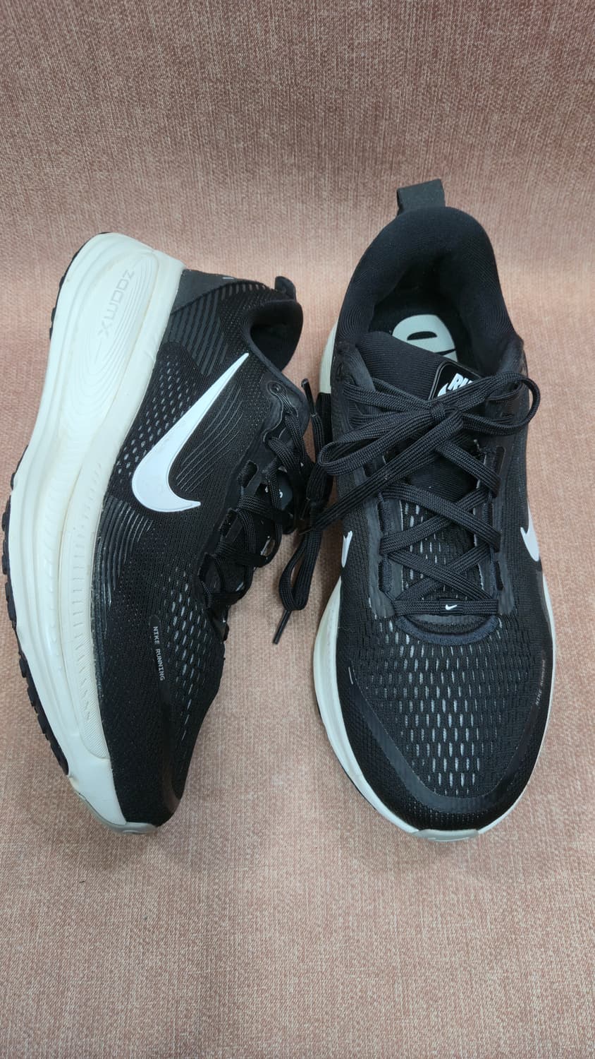 나이키 275mm-  줌 보메로 18 런닝화 블랙 코코넛 밀크 상품이미지1