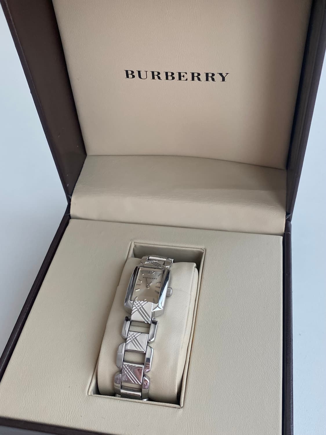 Burberrys 버버리 노바체크 브레이슬릿 스퀘어 쿼츠 상품이미지4