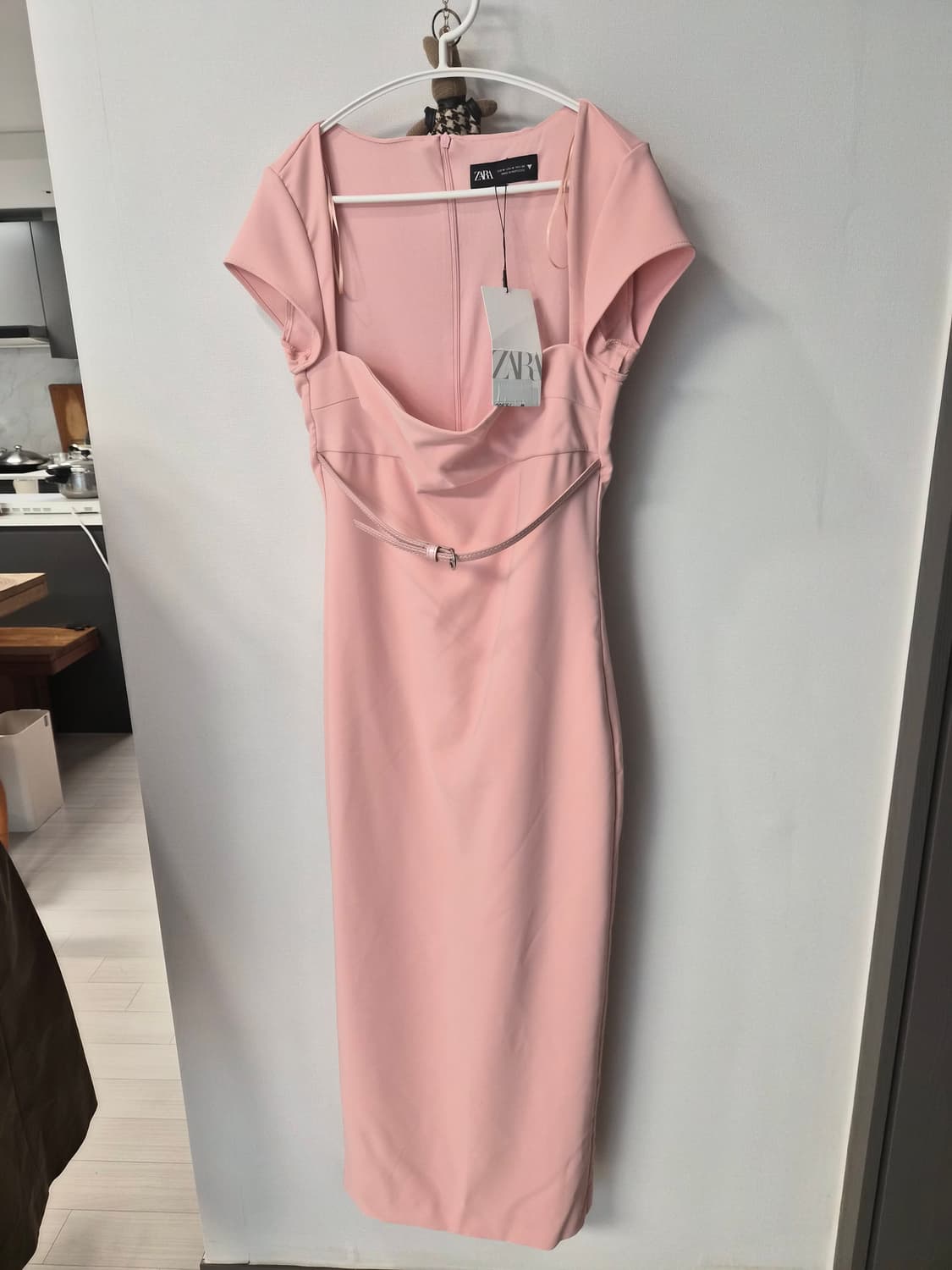 택있는새상품자라(ZARA) 핑크 벨티드 하트넥 롱 원피스 상품이미지1