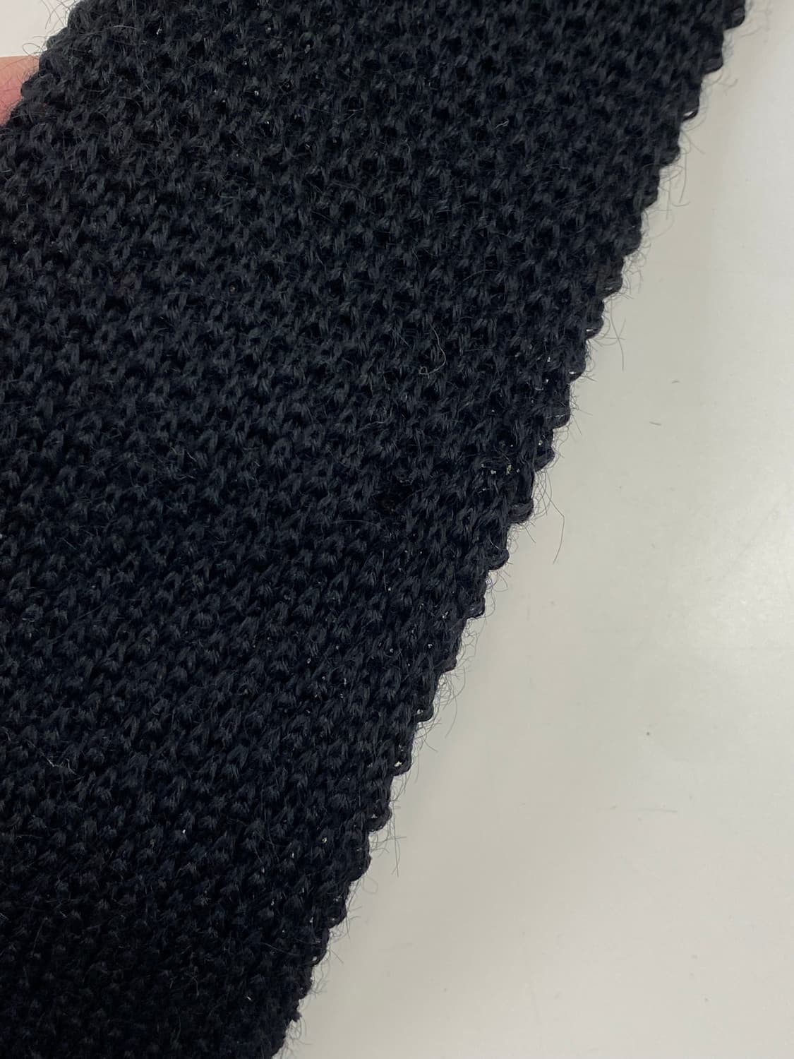 셀린느(celine) 심플로고 정품 명품블랙 니트넥타이 총장127.5cm 상품이미지8