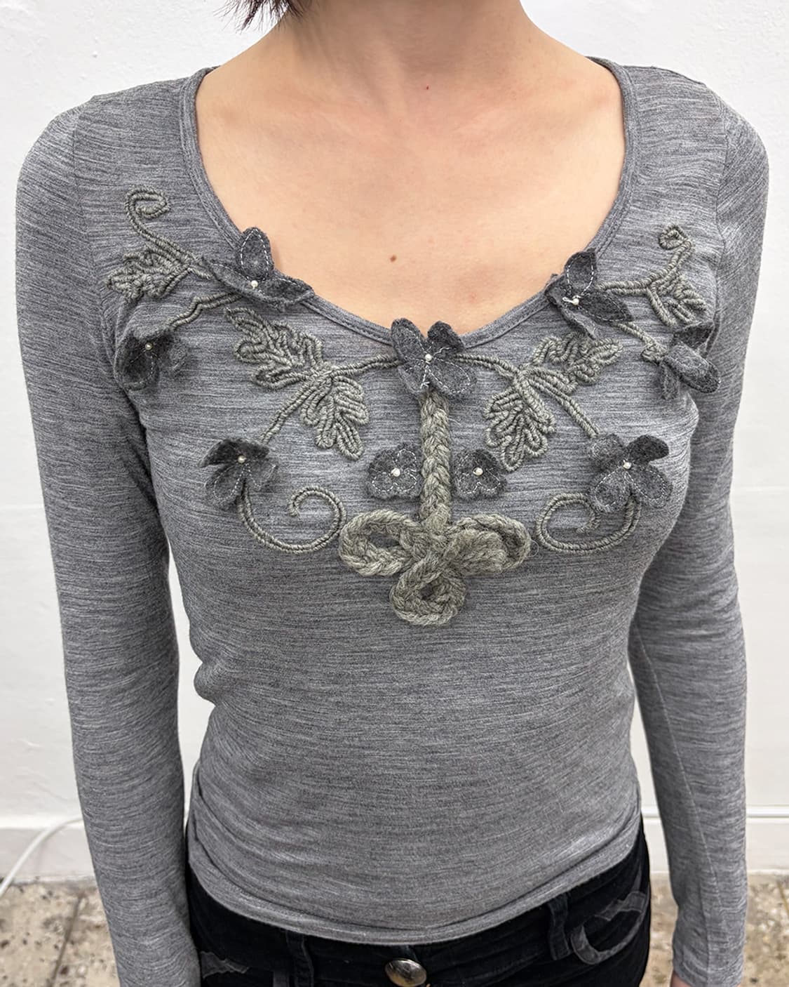 소니아 포튜나 3D 플로럴 자수 탑 상품이미지4