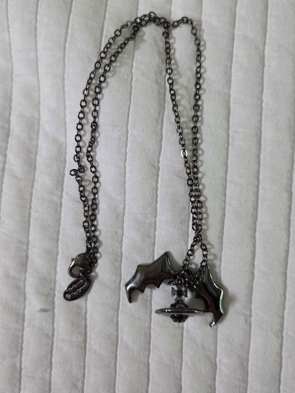 빈티지 비비안웨스트우드 뱀파이어 박쥐 날개 orb 목걸이 판매 상품이미지3
