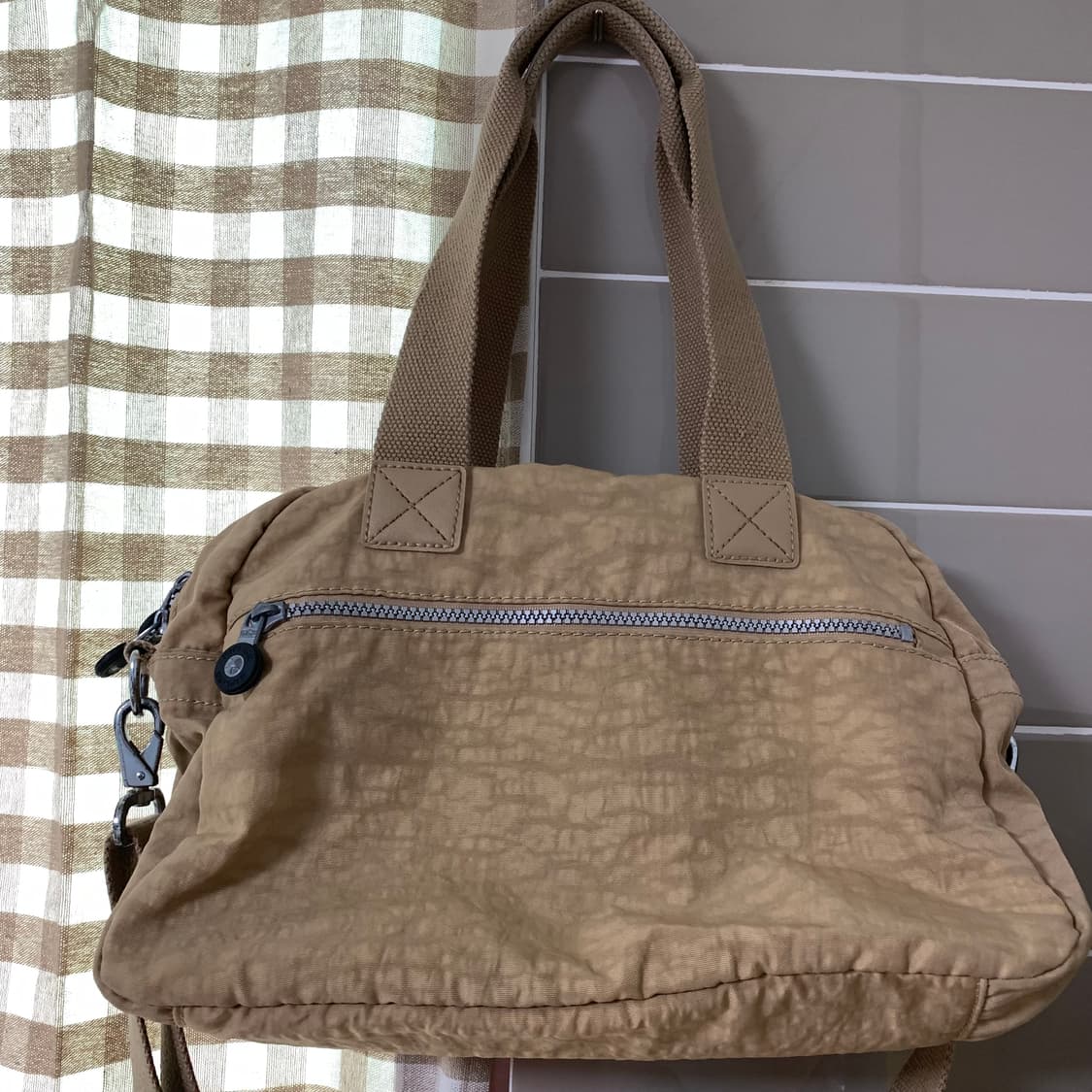 키플링 베이지색 가방 상품이미지2
