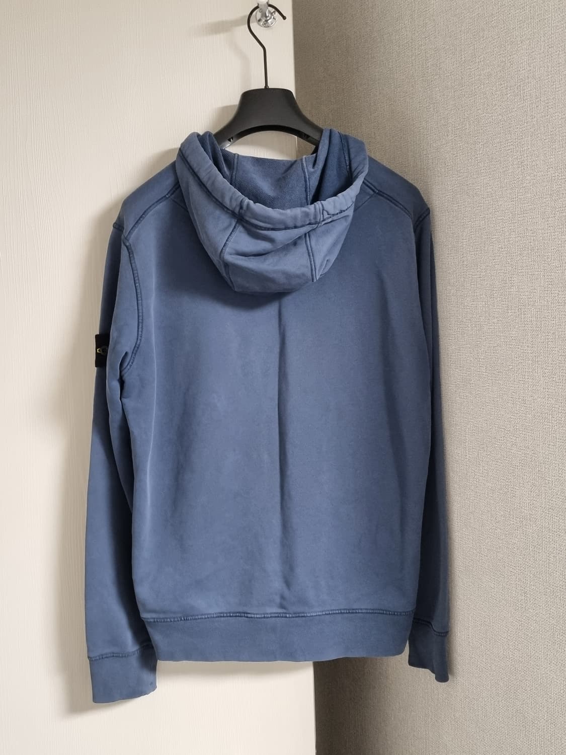 스톤아일랜드 와펜 후드집업 상품이미지2