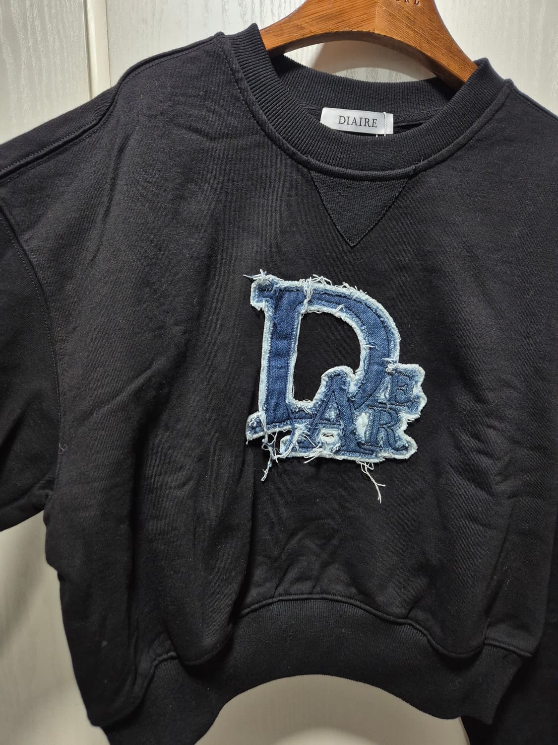 (세일)(새상품)DIAIRE 디아에르 블랙 맨투맨 상품이미지4