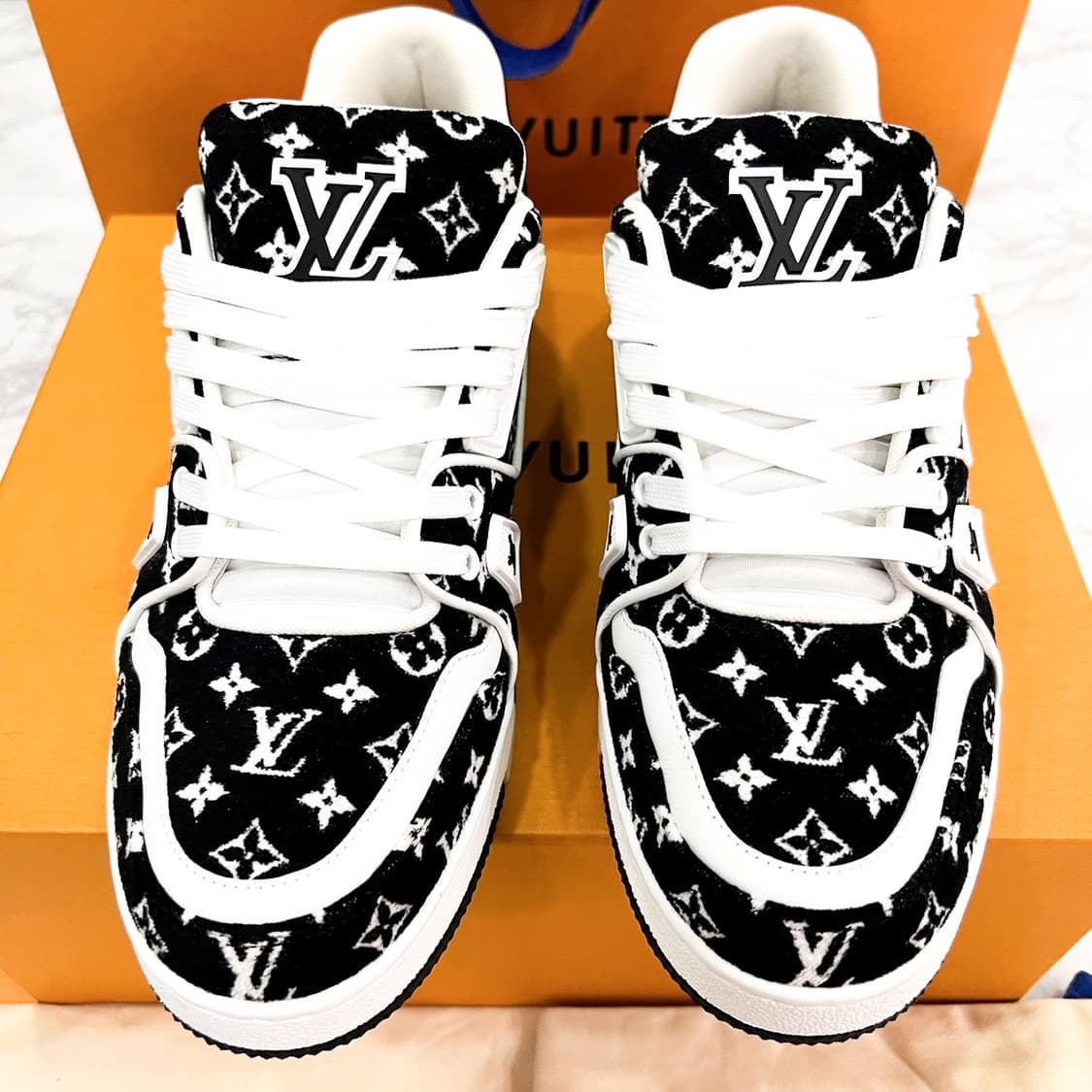 [8.5] 루이비통 LV 트레이너 모노그램 텍스타일 스니커즈 블랙 상품이미지7