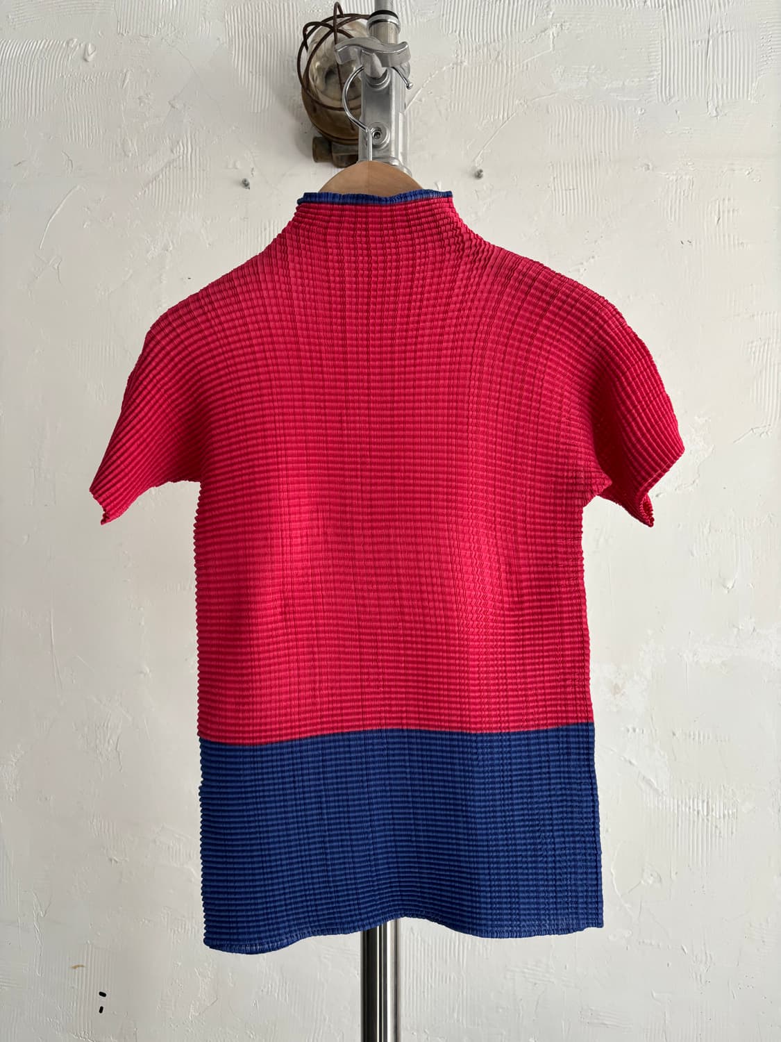 Issey Miyake 이세이미야케 화이트라벨 레드-블루 플리츠 탑 상품이미지7