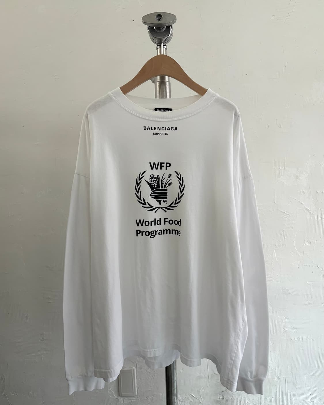 Balenciaga 발렌시아가 화이트 WFP 롱슬리브 티셔츠 상품이미지1