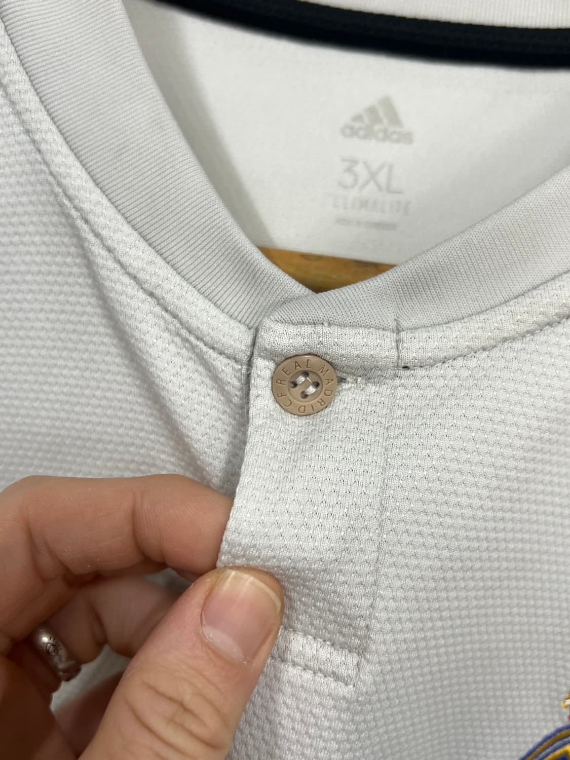 아디다스 레알 마드리드 18-19시즌 홈 유니폼 반팔 저지 상품이미지4