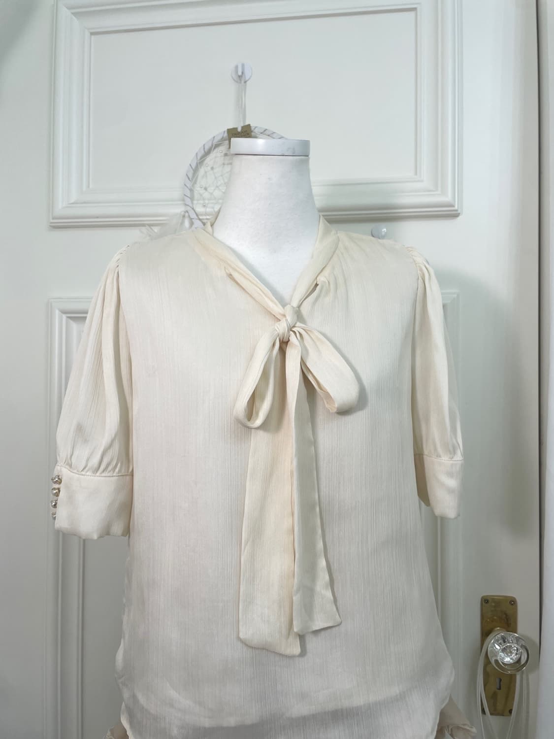 coral ivory satin bow point blouse 상품이미지5