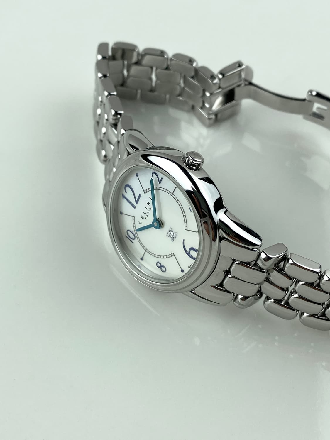 CELINE round shell steel watch 상품이미지1