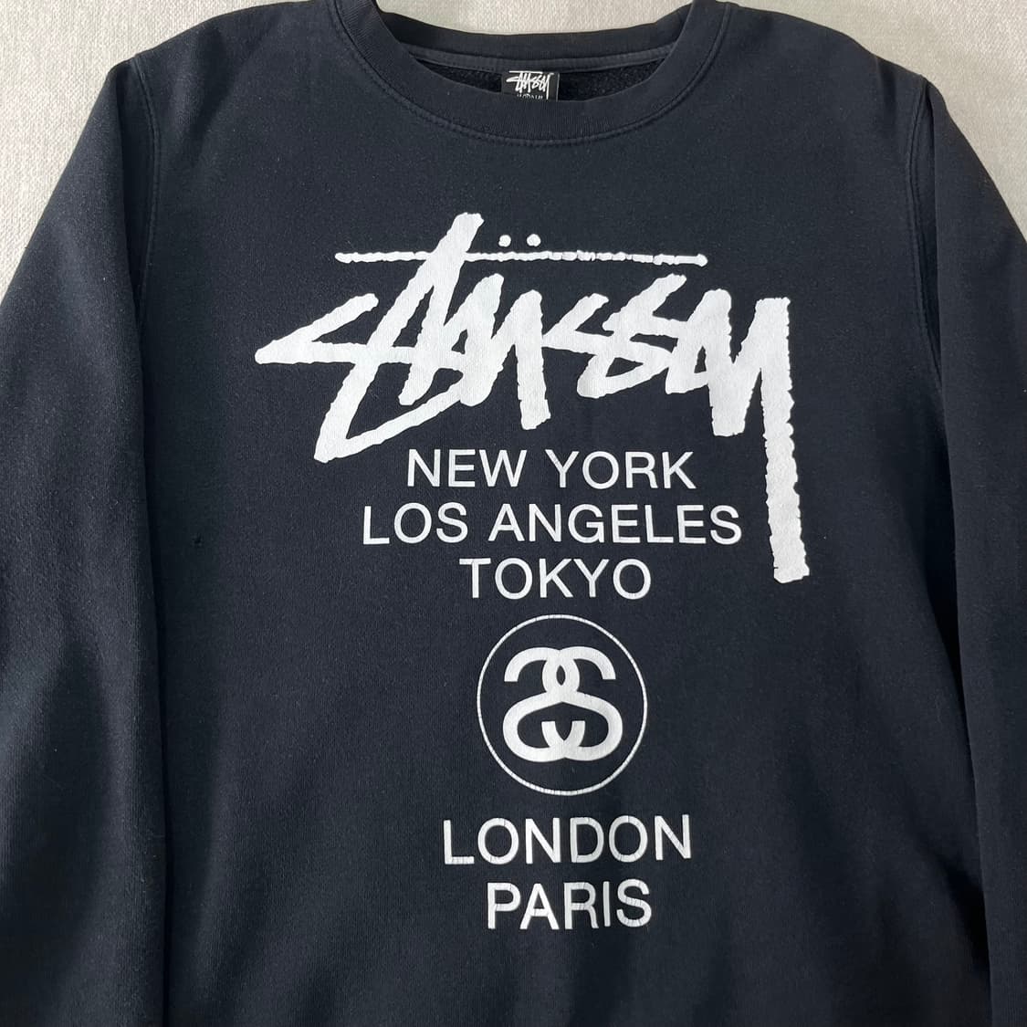 100 스투시 월드투어 블랙 맨투맨 상품이미지3