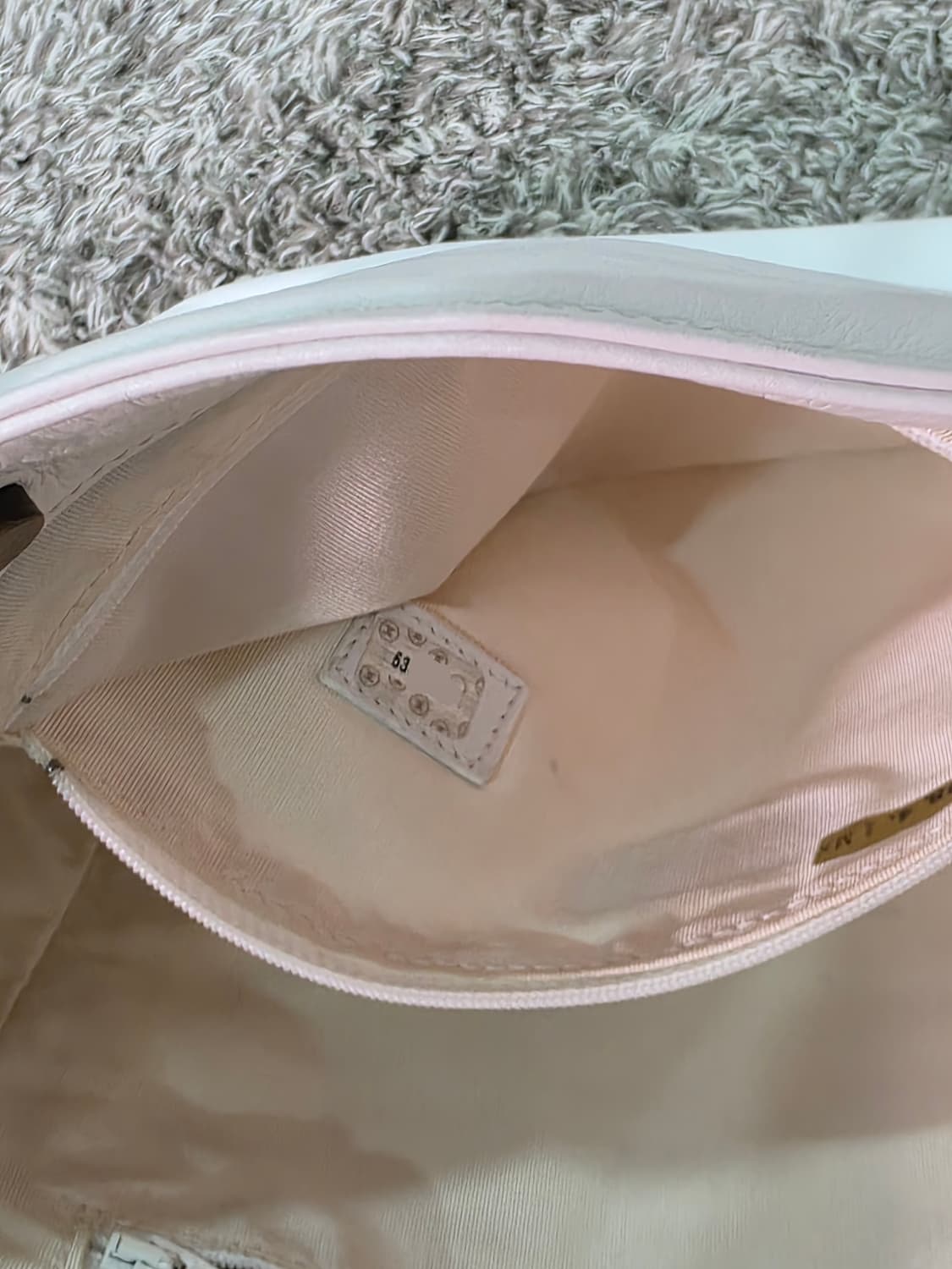 샤넬 램스킨 화이트 빅 cc 아크릴 체인숄더백 상품이미지9