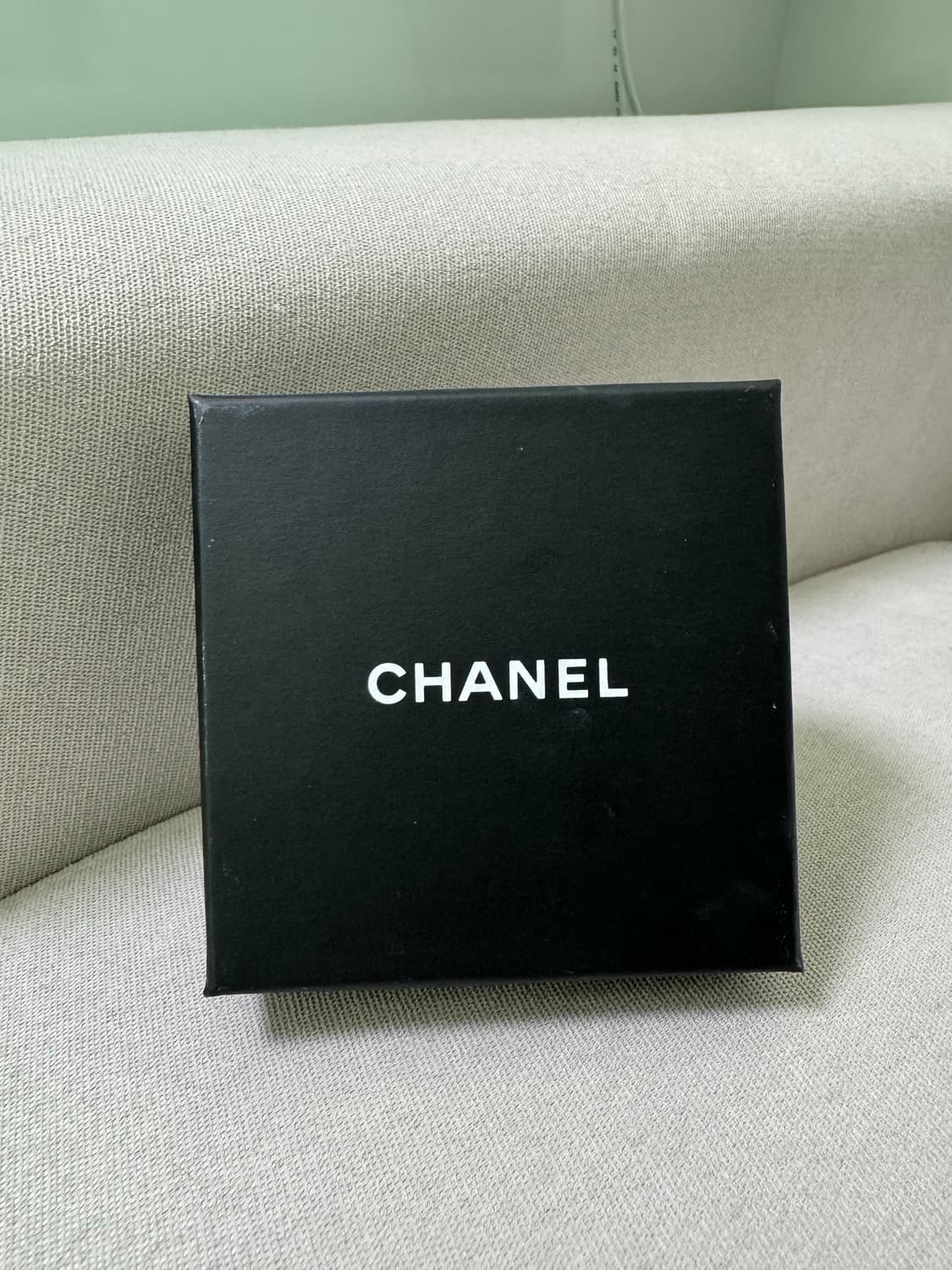 샤넬 cc 로고 에나멜 귀걸이 상품이미지7