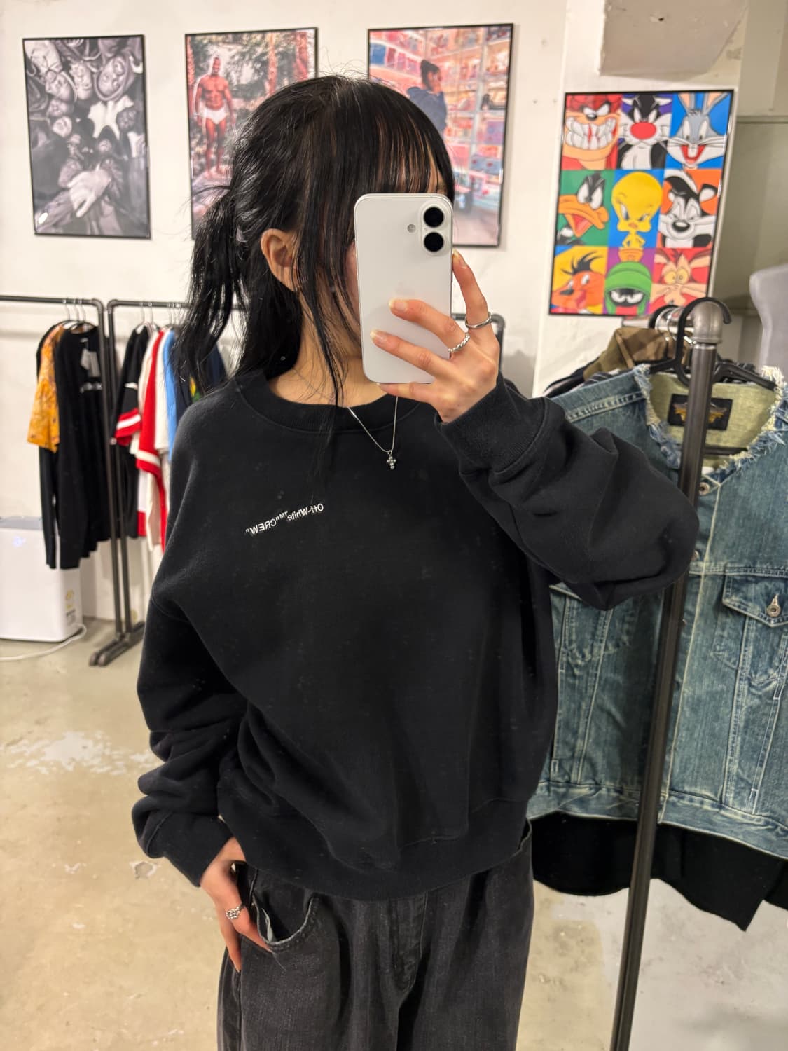 오프화이트 맨투맨  상품이미지3