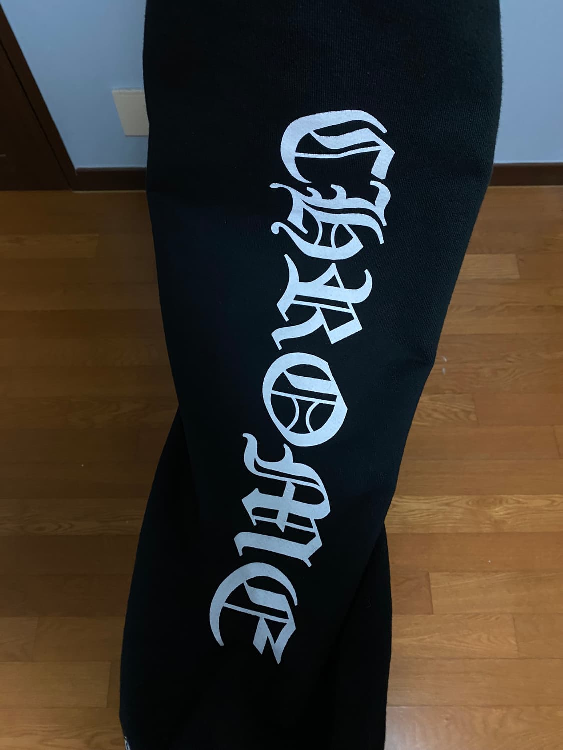 [L] 크롬하츠 홀스슈 로고 백 포켓 스웨트팬츠 블랙 상품이미지4