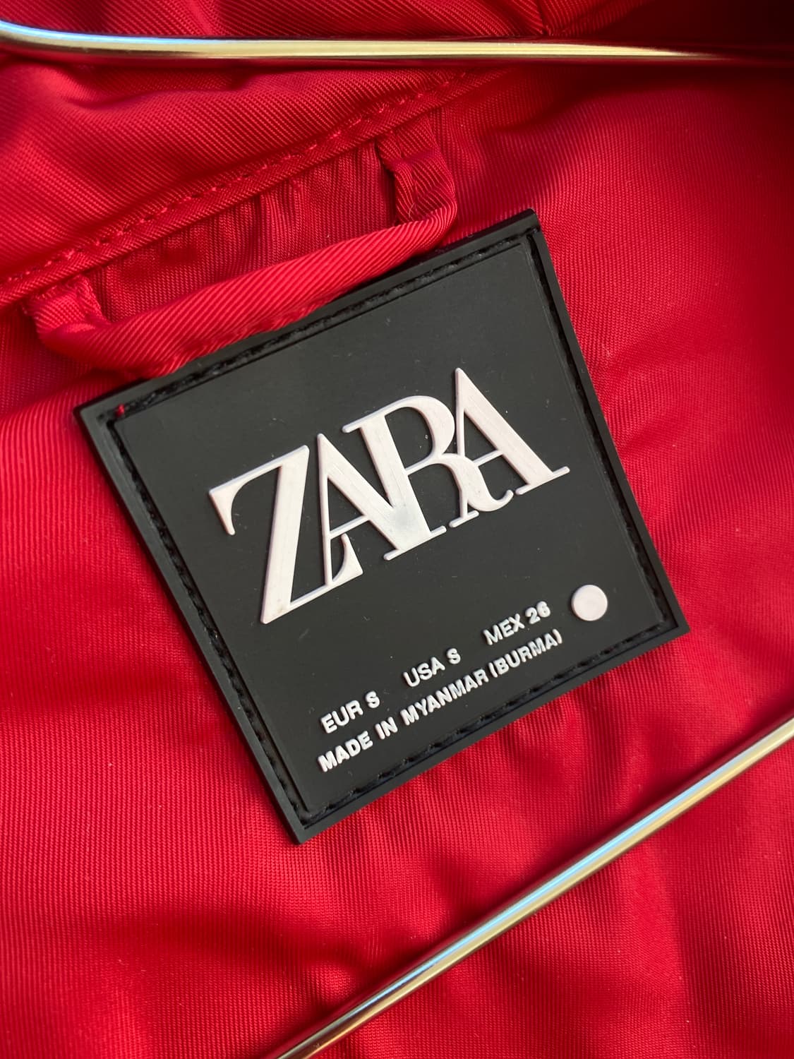 ZARA 레드 크롭 바람막이 상품이미지2