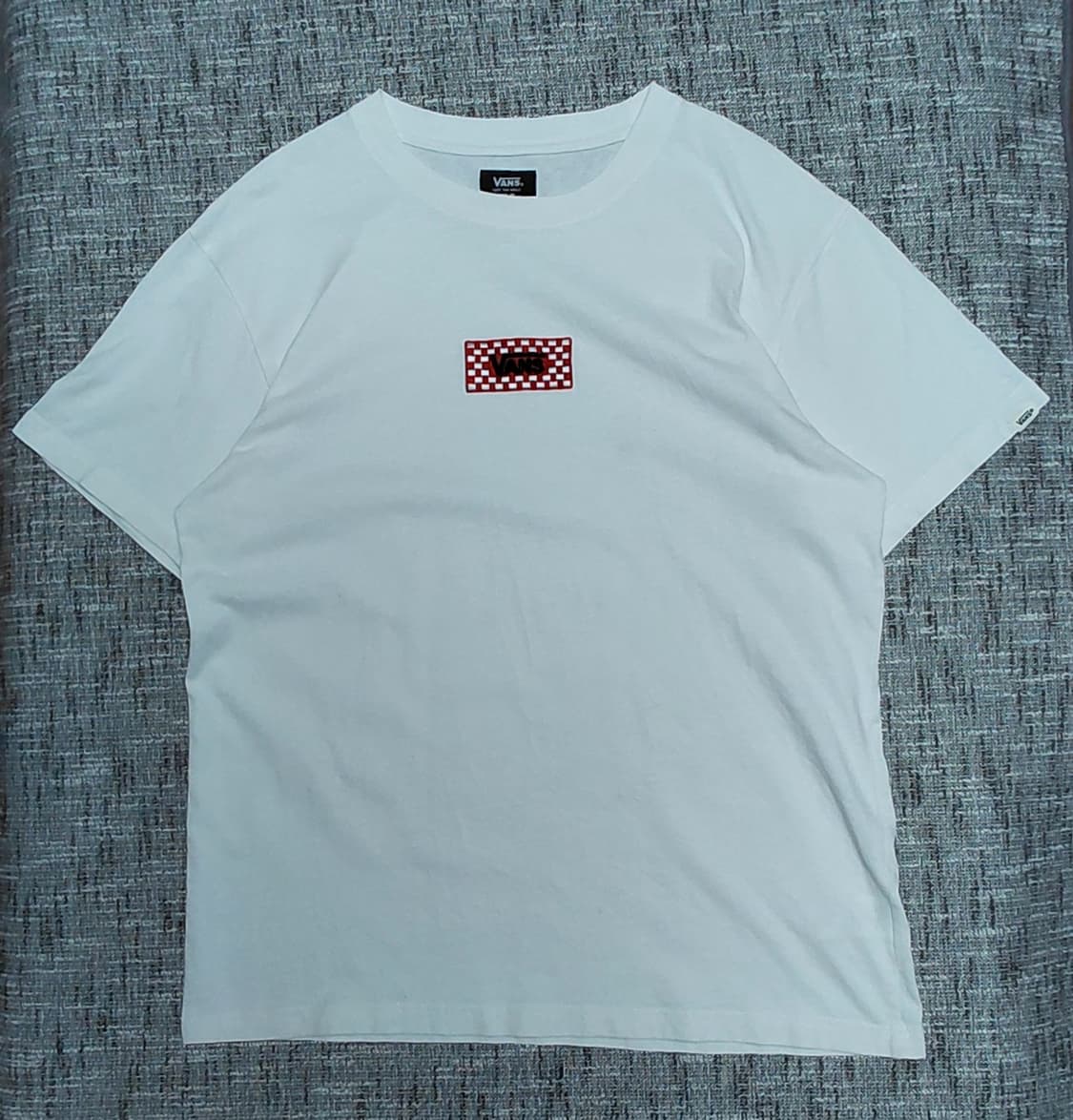 [L] Vans 체커보드 레드 박스로고 자수 반팔 티셔츠 (화이트) 상품이미지1