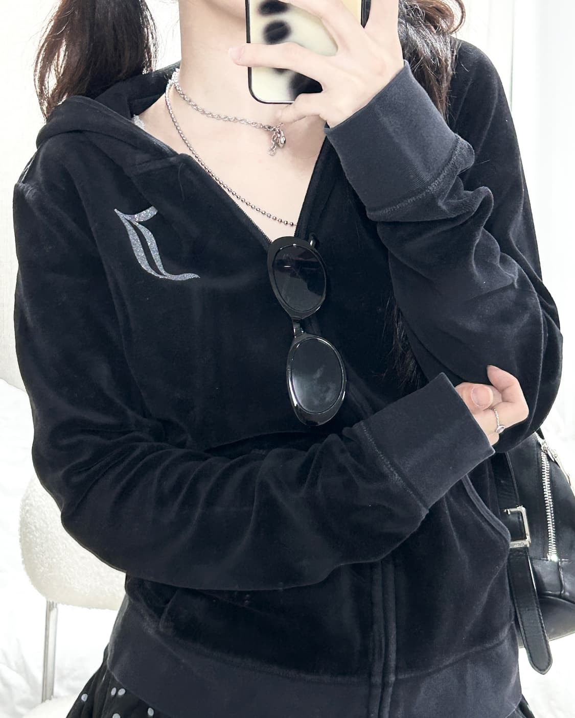 쥬시꾸뛰르 실버로고 벨벳 블랙 후드집업 상품이미지3