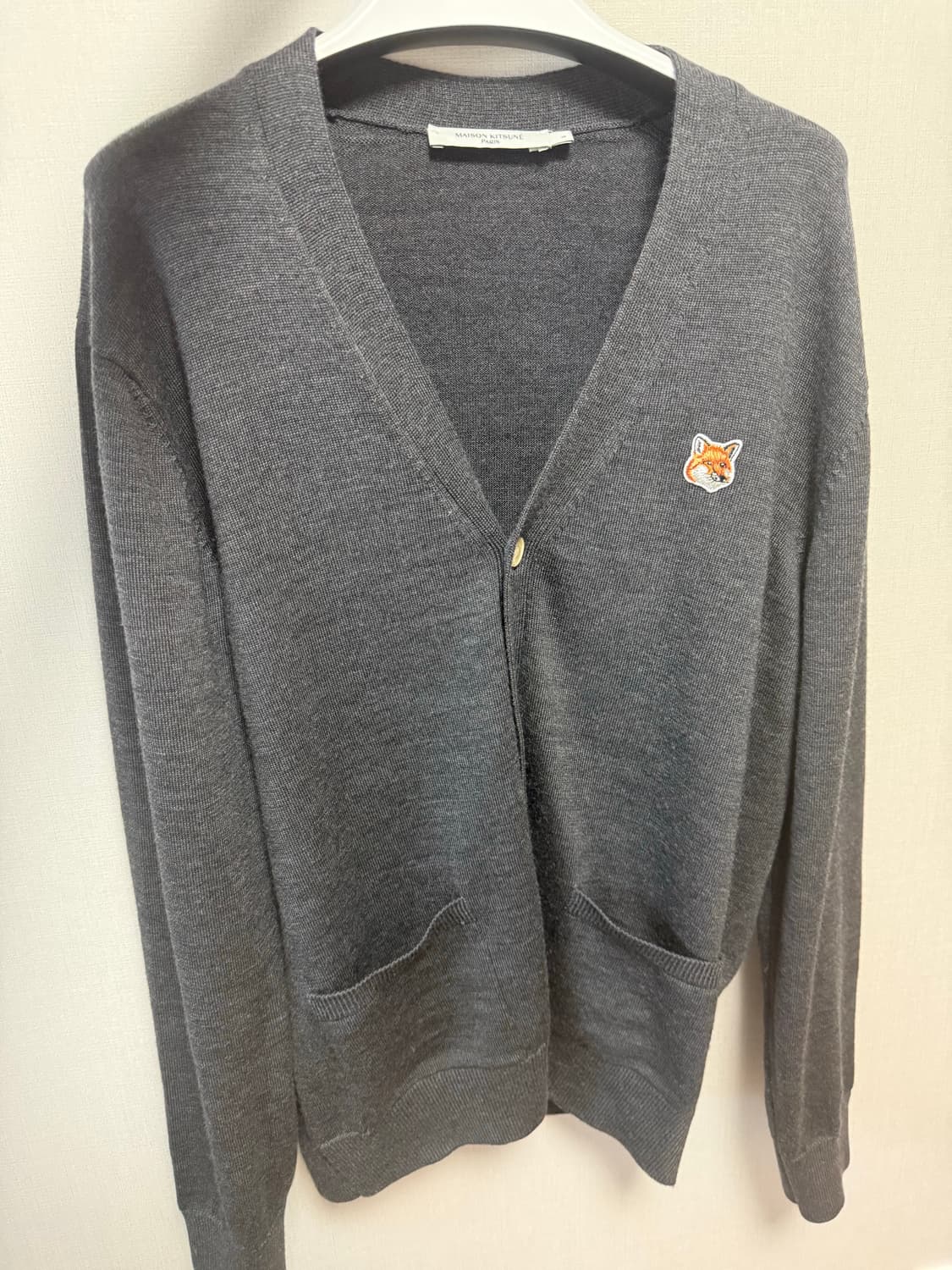 메종키츠네 폭스 헤드 가디건 차콜 L사이즈 GU00542KT1036 상품이미지4