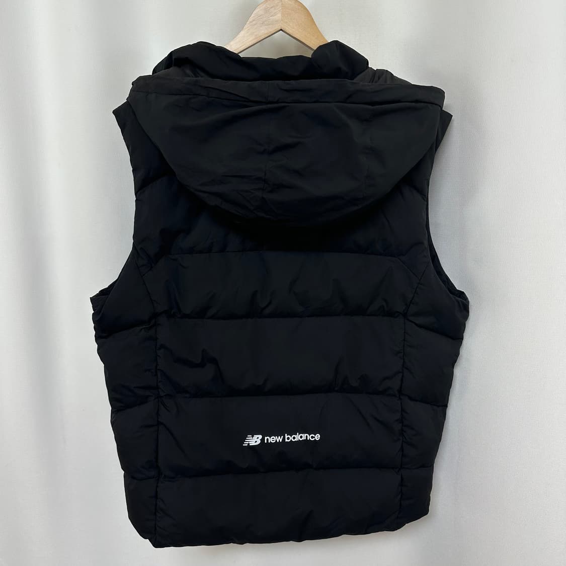  뉴발란스 남자 패딩조끼 검정 거위털 XL 105  EIWE 상품이미지5