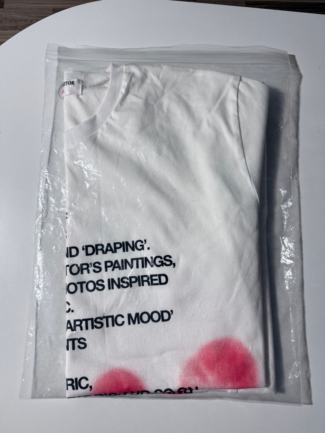 더뮤지엄비지터 하트 스프레이드 M 상품이미지2