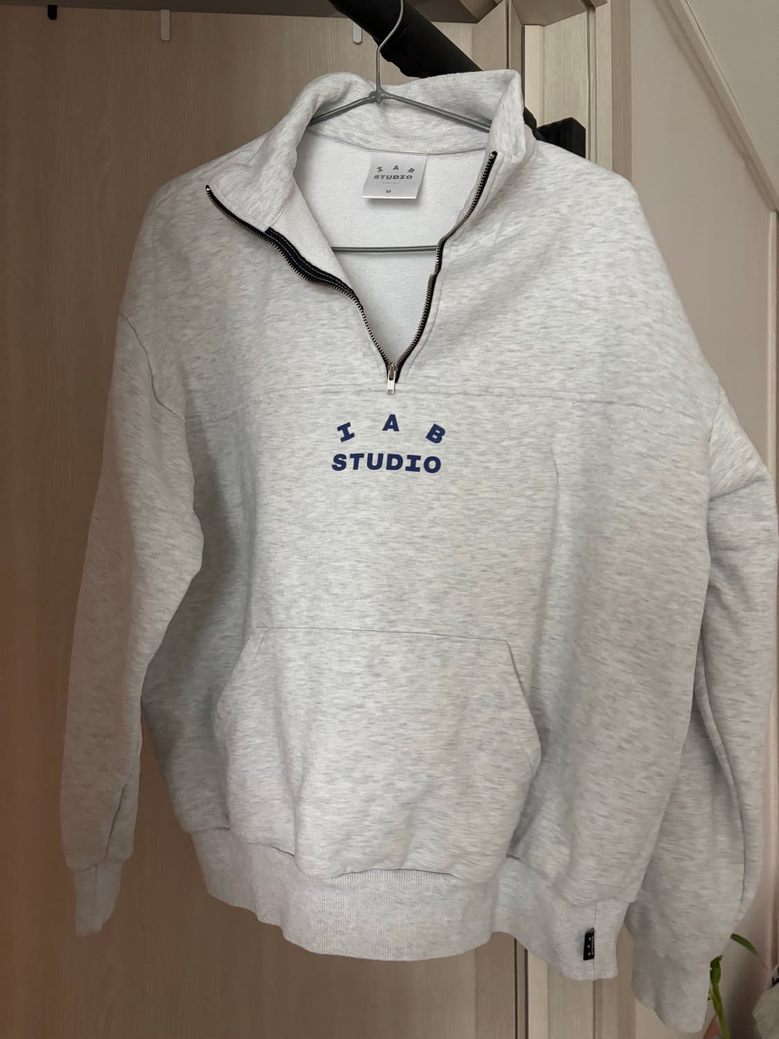 아이앱스튜디오 IAB 하프집풀오버 라이트그레이 상품이미지4