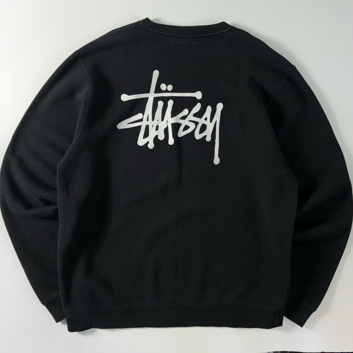 Stussy  스투시 베이직 스탁로고 블랙 맨투맨   상품이미지1