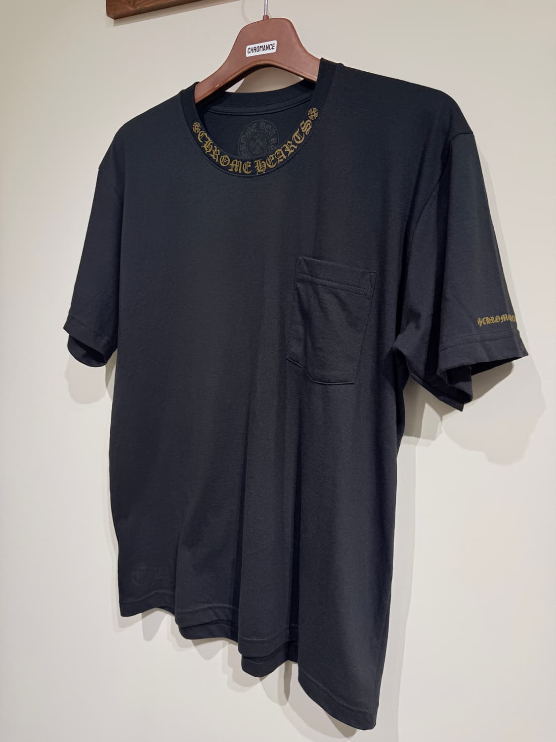 크롬하츠 넥로고 포켓 반팔티 블랙/아미 상품이미지2