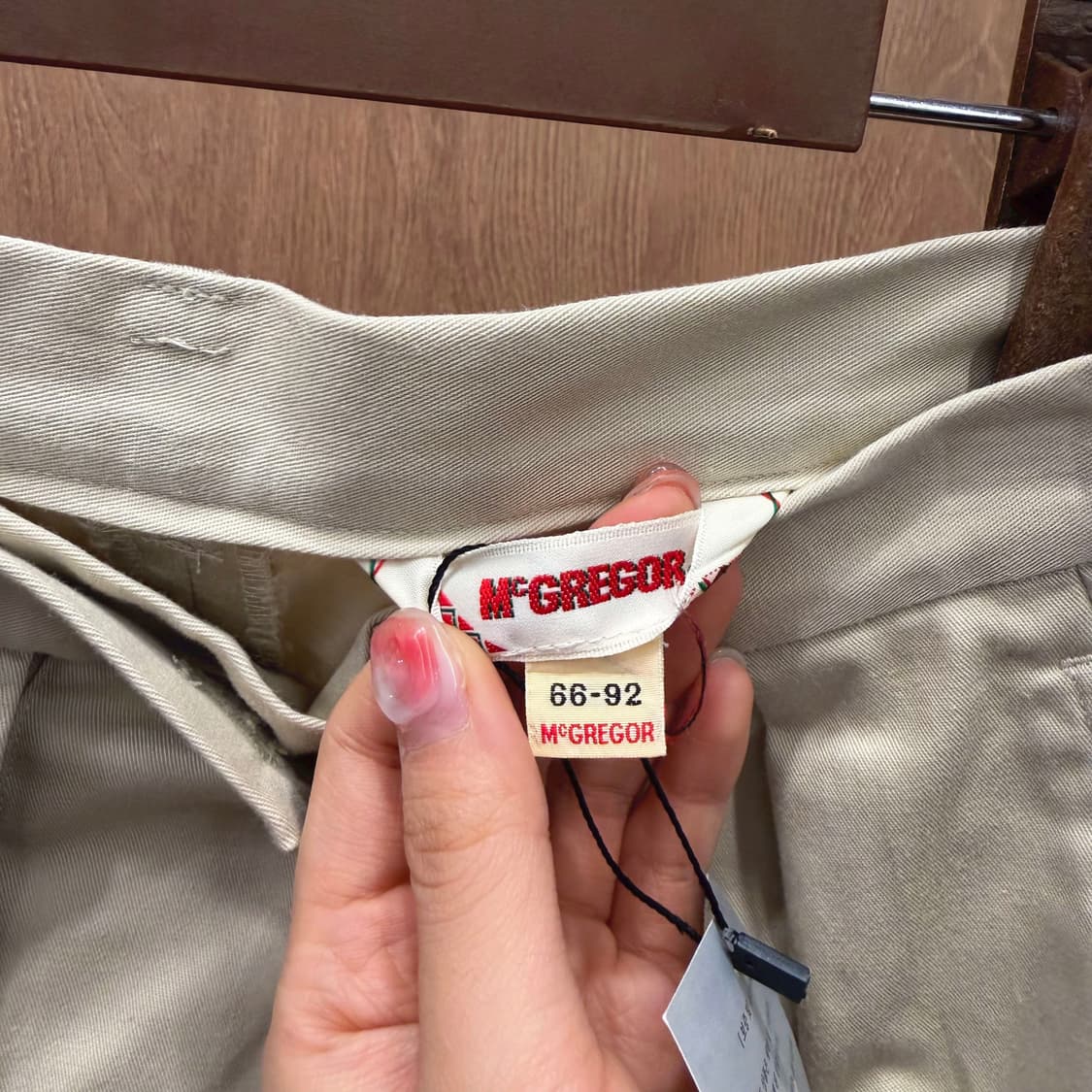 맥그리거 하프 팬츠 투턱 히든 버튼 디테일 와이드핏 베이지 상품이미지6