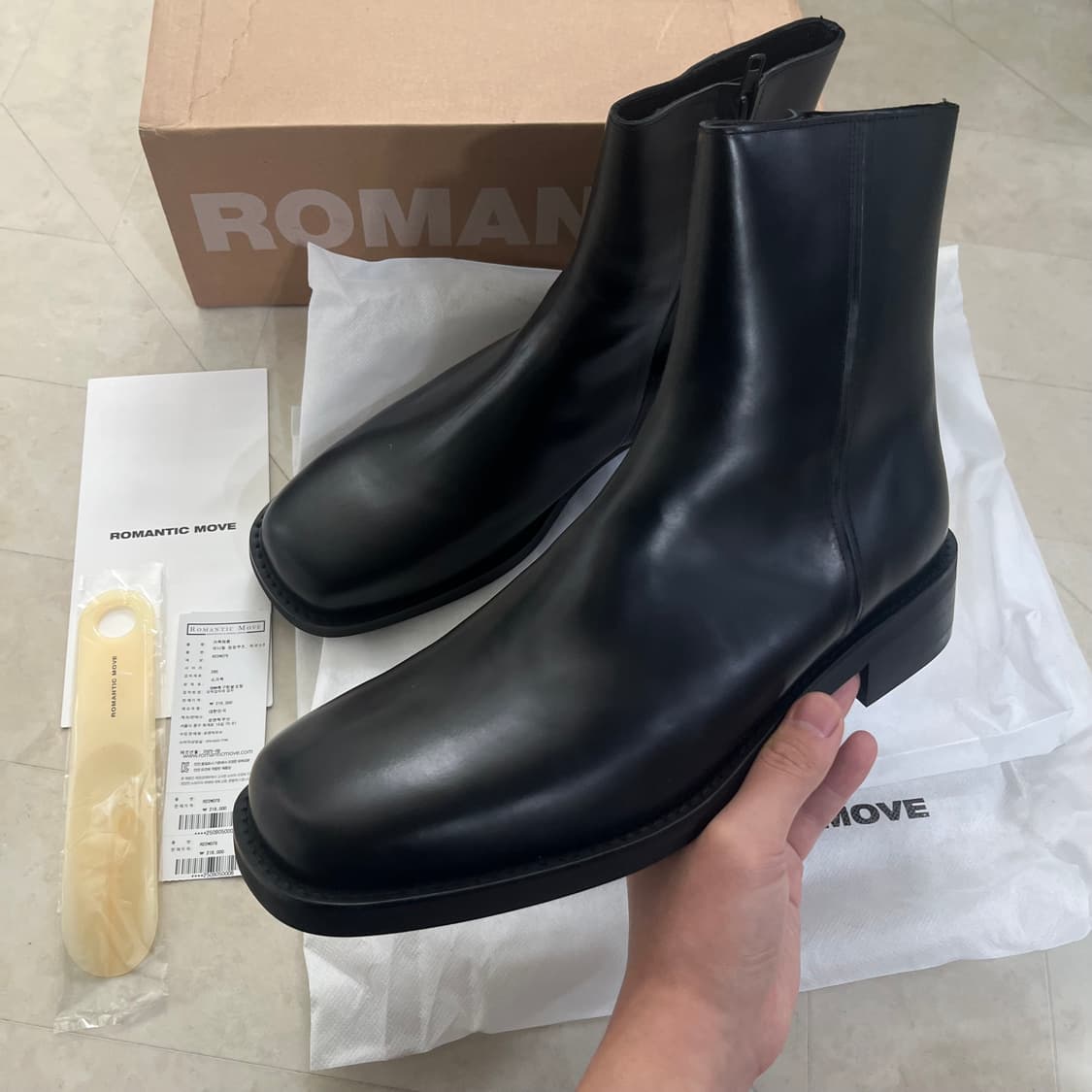 새상품(285) 로맨틱무브 미니멀 스퀘어토 집업 첼시부츠 블랙 상품이미지1