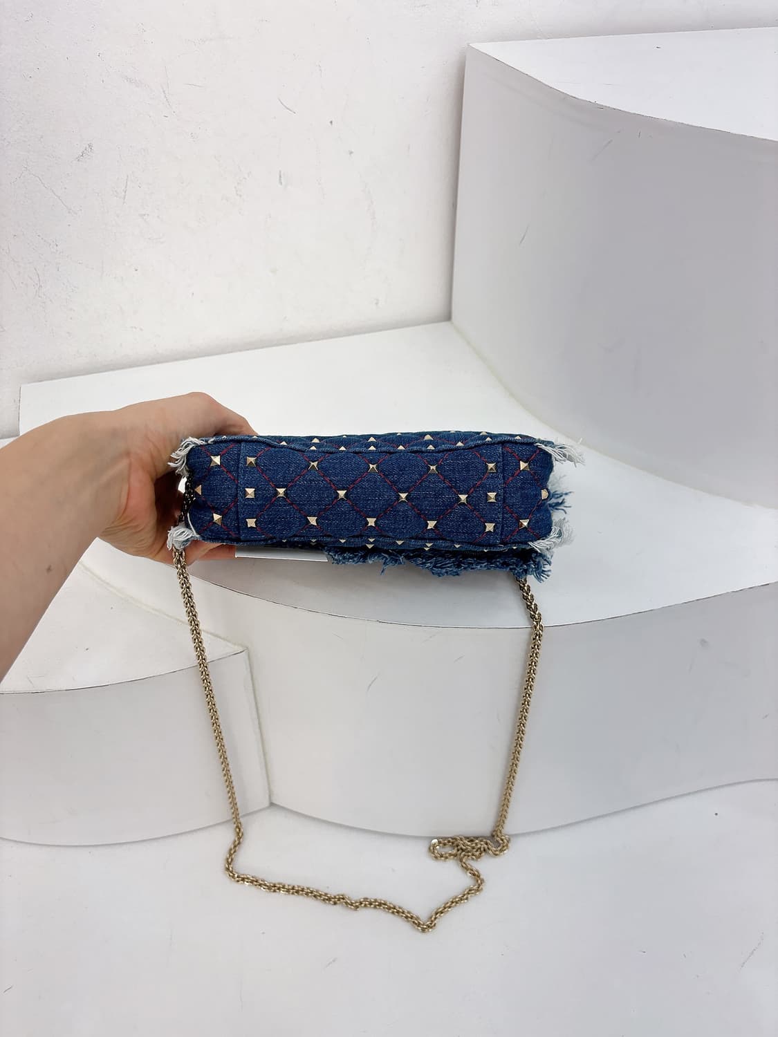 발렌티노 락스터드 캔디 데님 크로스백 상품이미지5